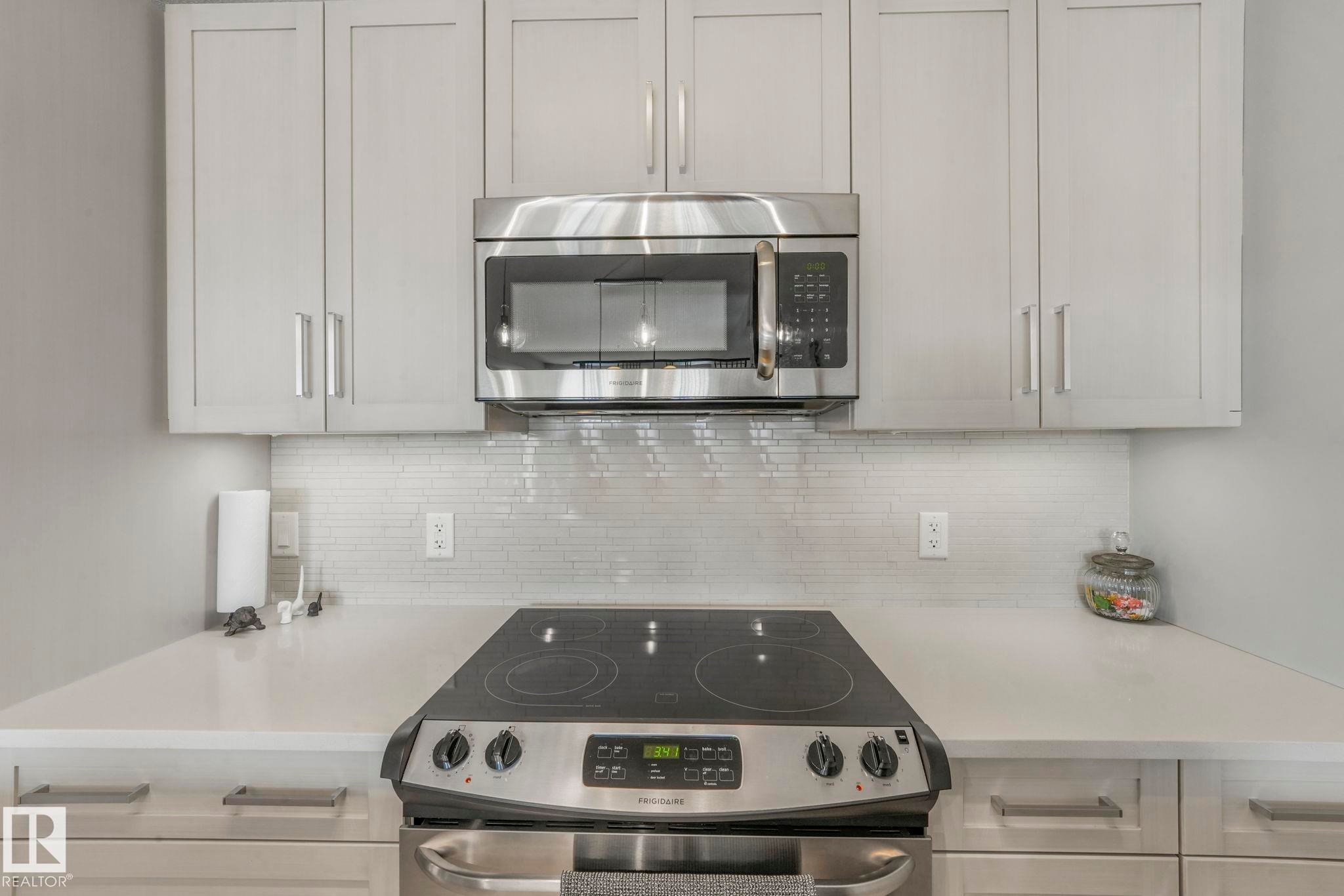 409 625 Leger Way, Edmonton, AB - Indoor Photo Showing Kitchen