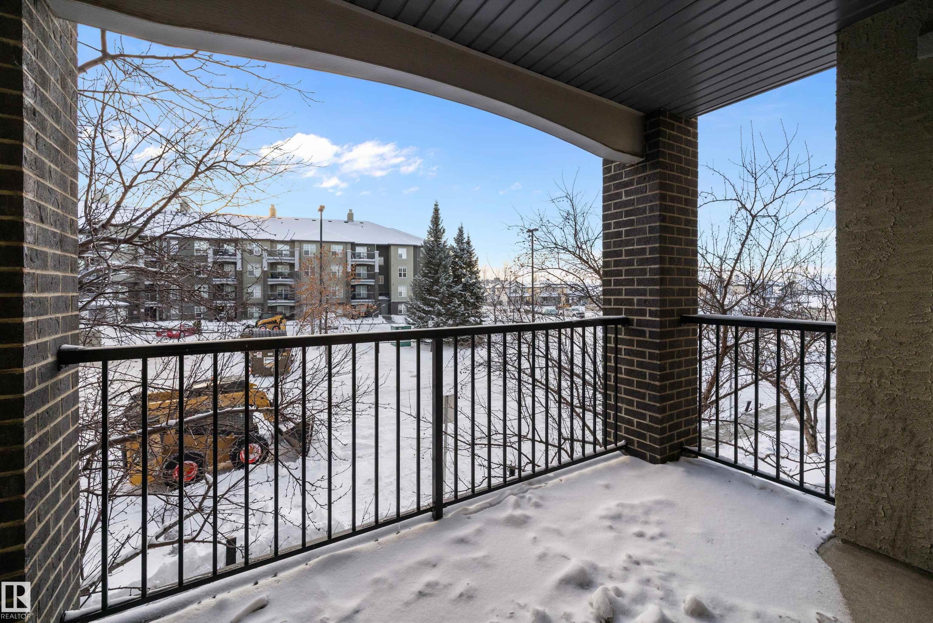 213 636 Mcallister Loop, Edmonton, AB - Outdoor