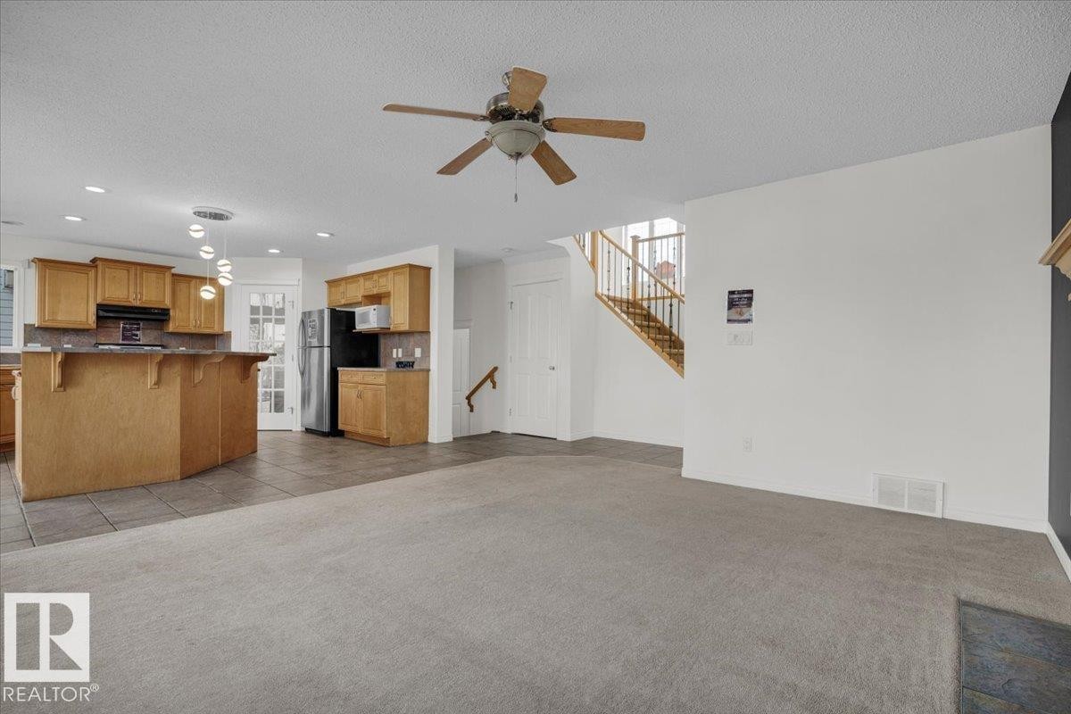 4074 33A Street, Edmonton, AB - Indoor