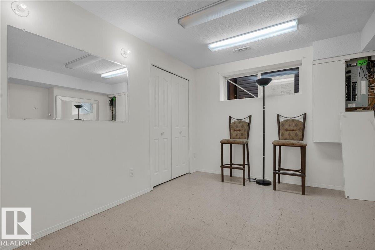 4074 33A Street, Edmonton, AB - Indoor Photo Showing Other Room