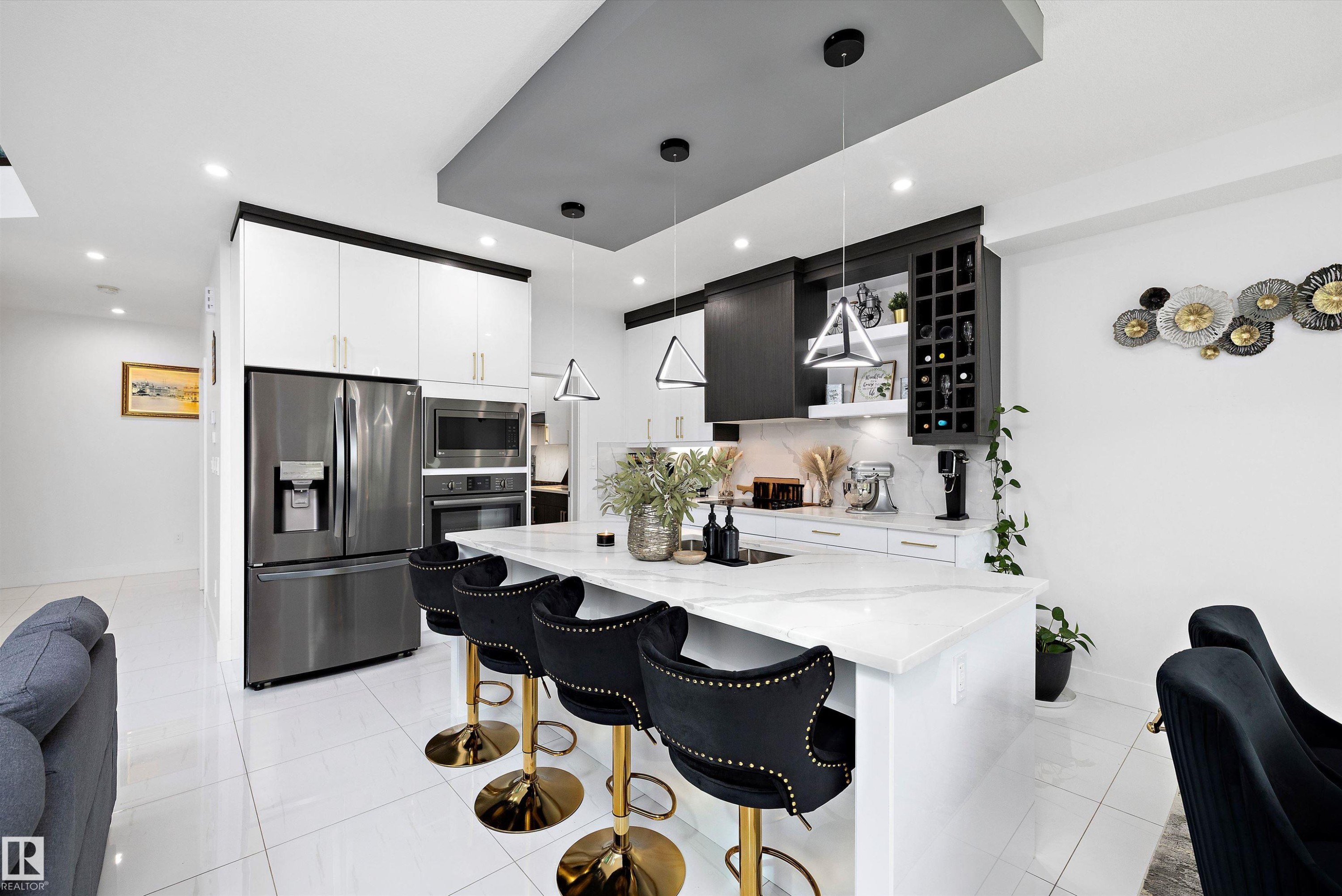 5343 Kimball Place, Edmonton, AB - Indoor Photo Showing Kitchen With Upgraded Kitchen