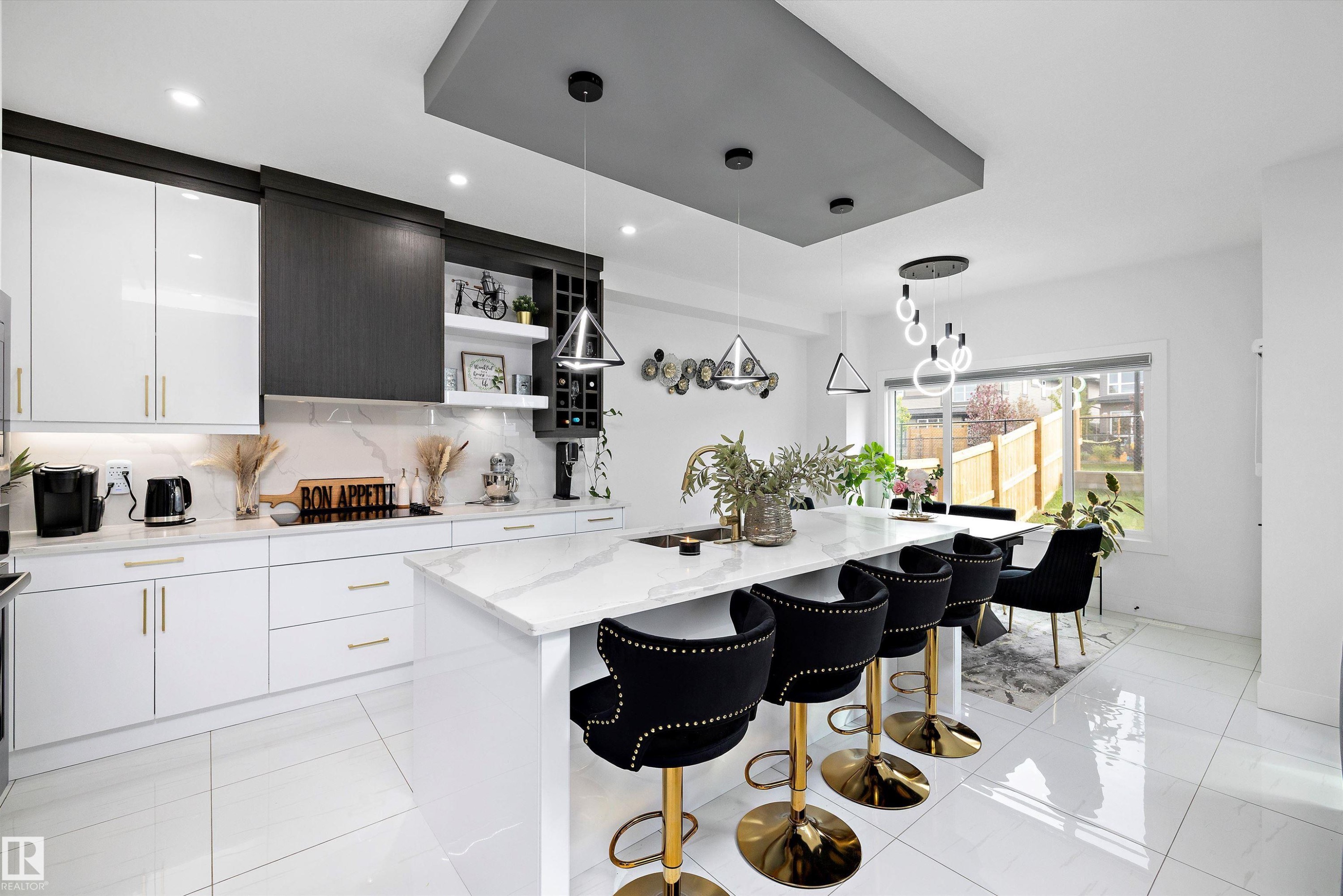 5343 Kimball Place, Edmonton, AB - Indoor Photo Showing Kitchen With Upgraded Kitchen