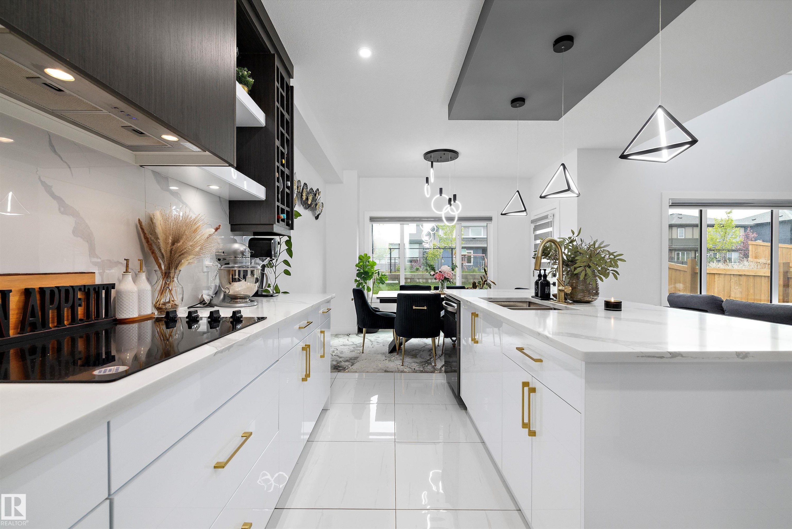 5343 Kimball Place, Edmonton, AB - Indoor Photo Showing Kitchen With Upgraded Kitchen