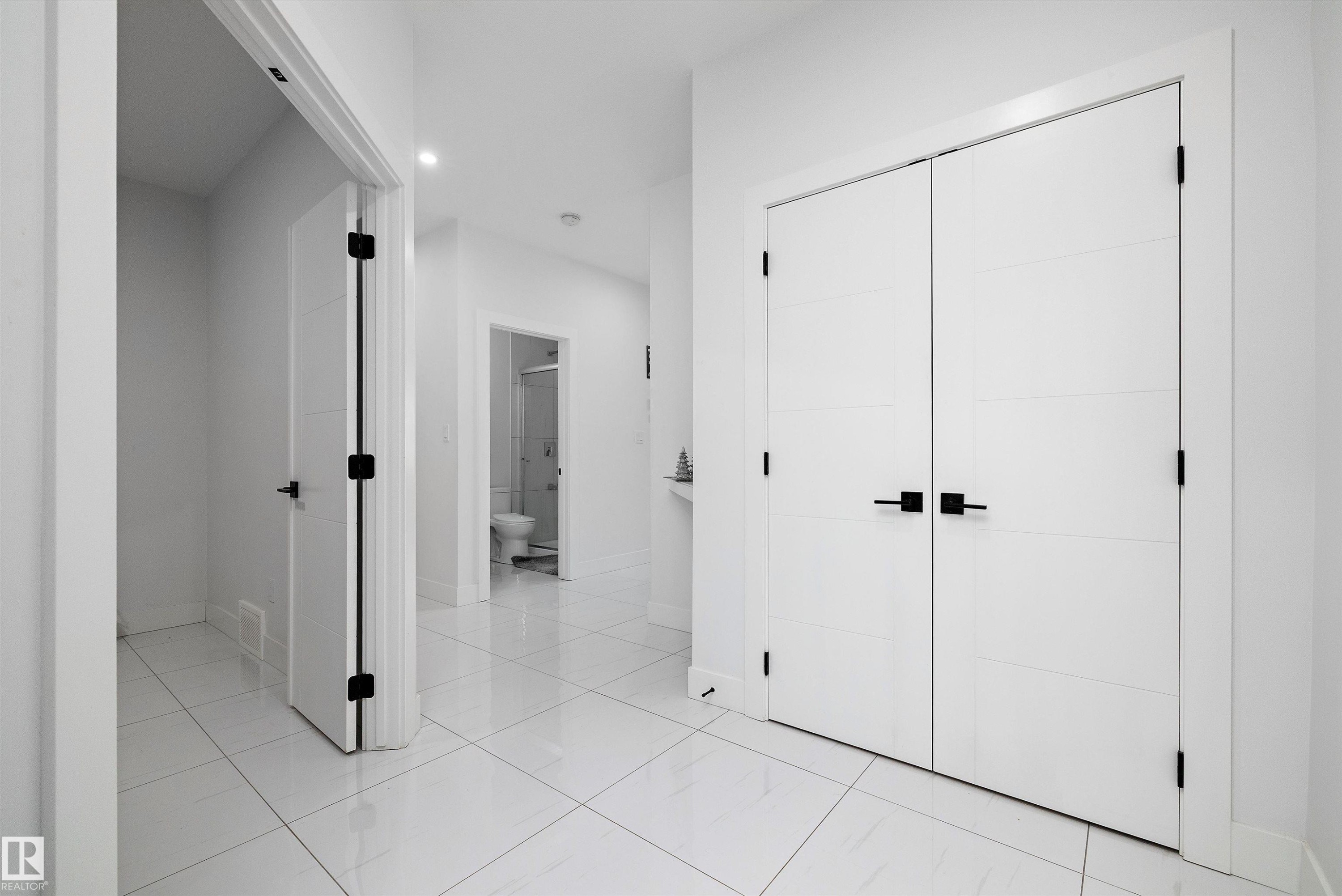 5343 Kimball Place, Edmonton, AB - Indoor Photo Showing Other Room