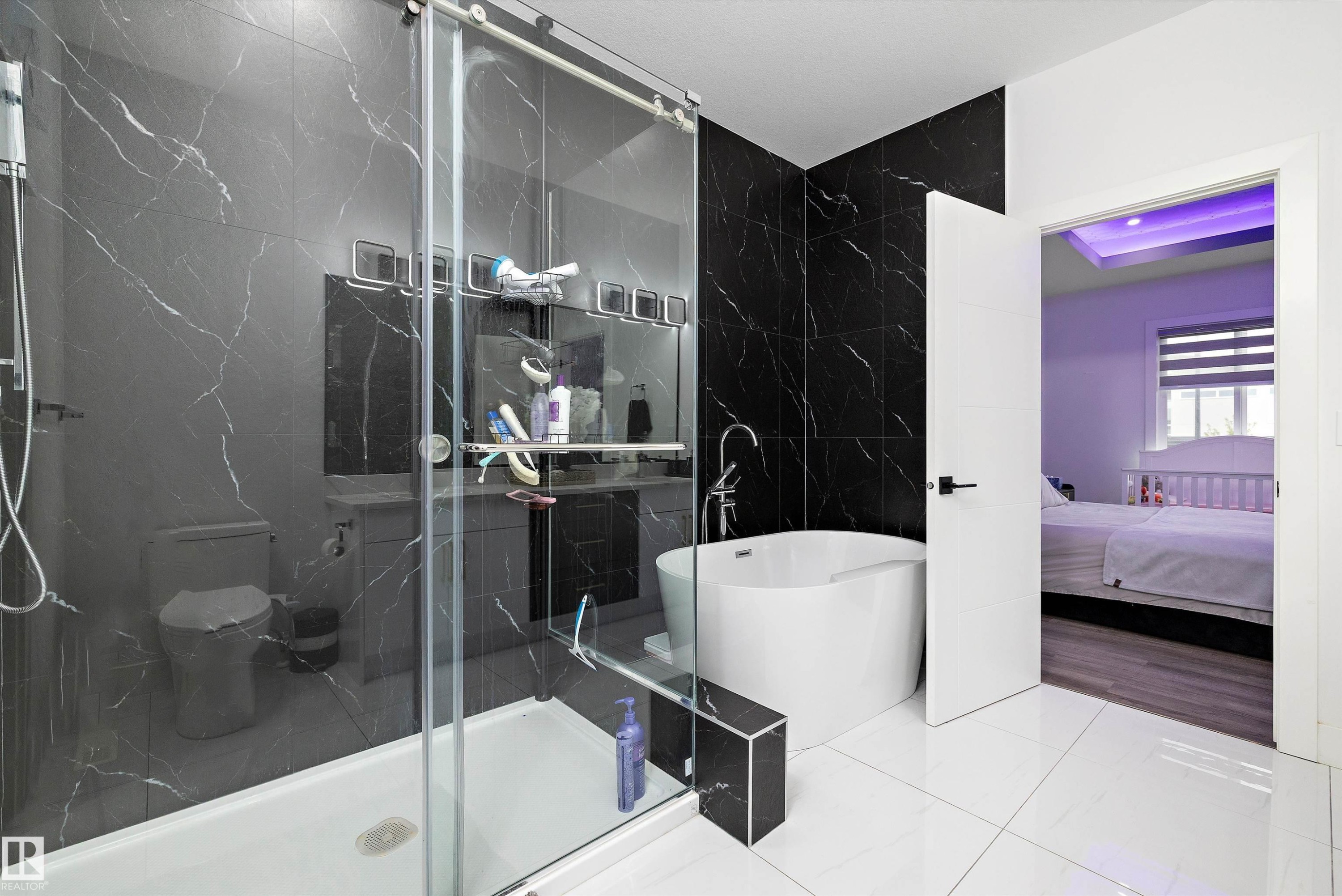 5343 Kimball Place, Edmonton, AB - Indoor Photo Showing Bathroom