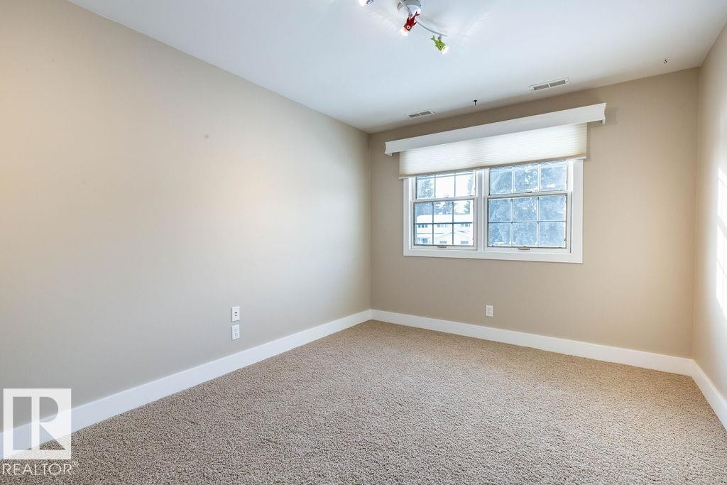 104 Quesnell Crescent, Edmonton, AB - Indoor Photo Showing Other Room