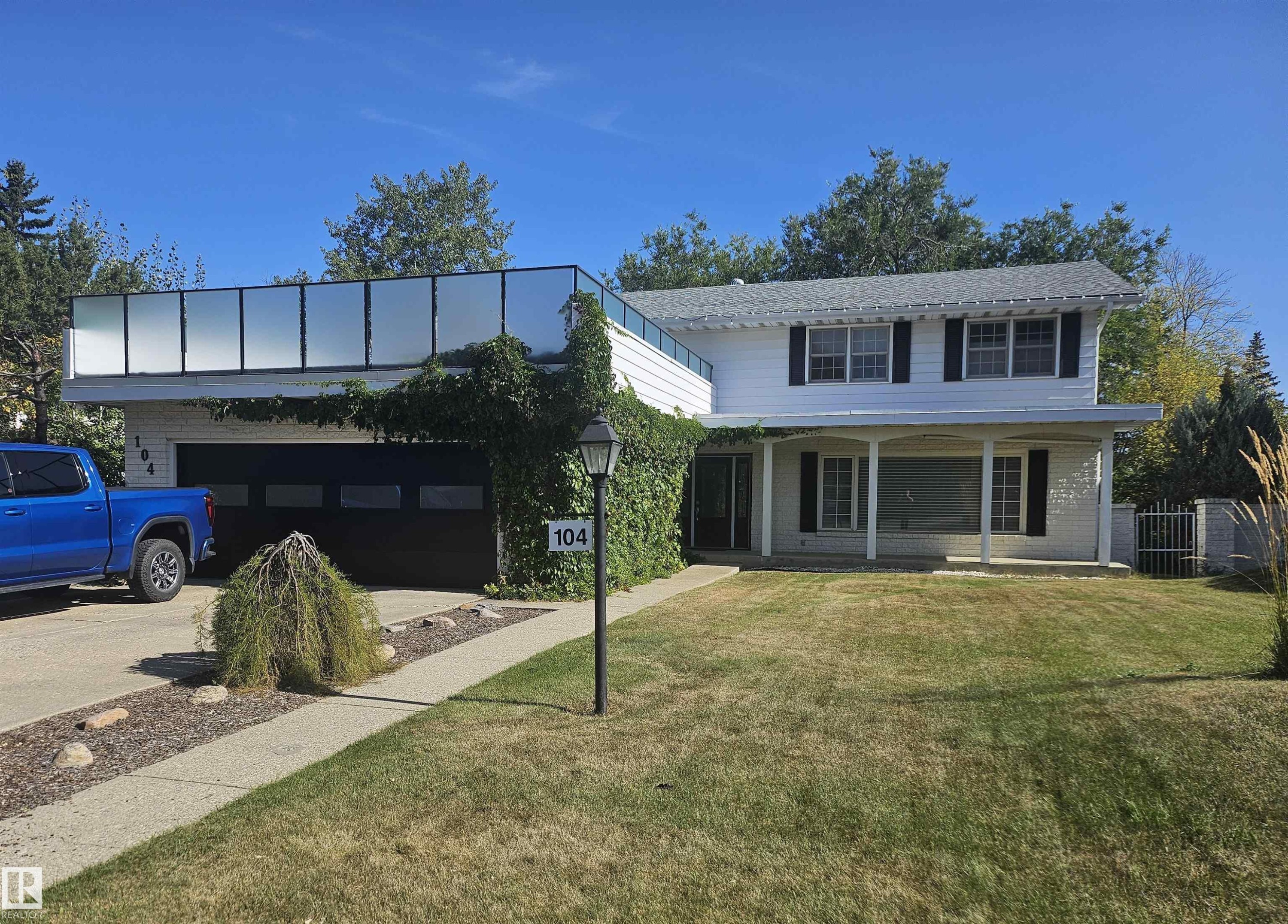 104 Quesnell Crescent, Edmonton, AB - Outdoor With Facade