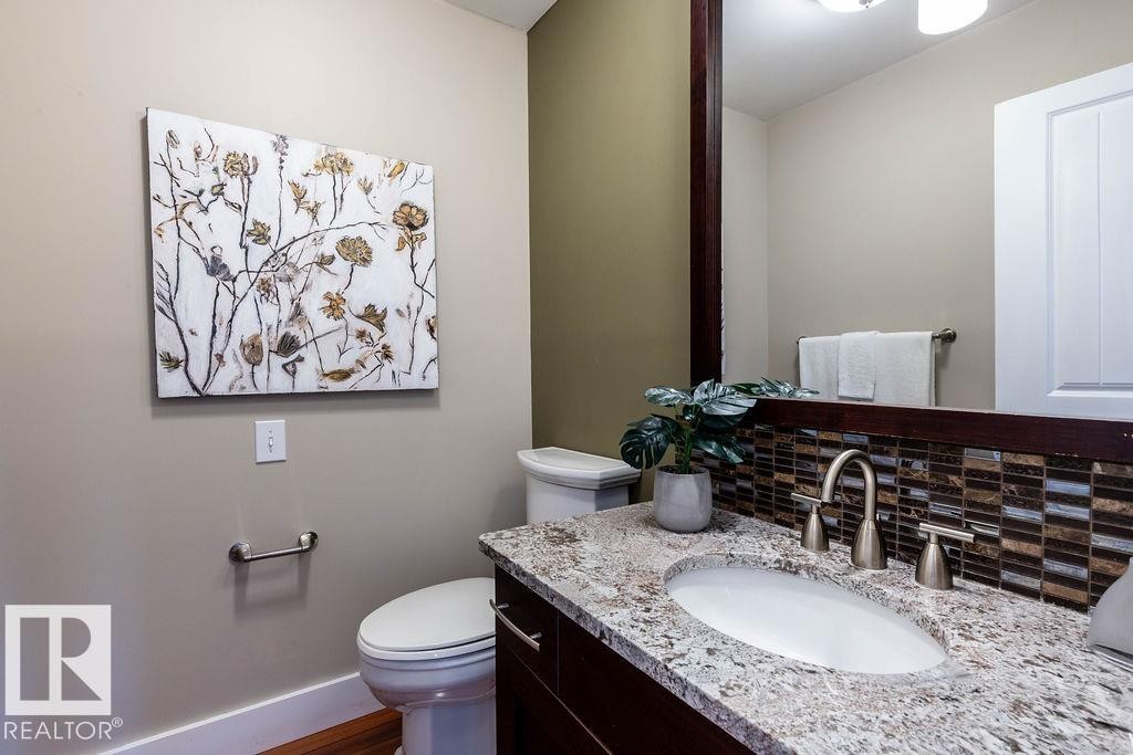 104 Quesnell Crescent, Edmonton, AB - Indoor Photo Showing Bathroom
