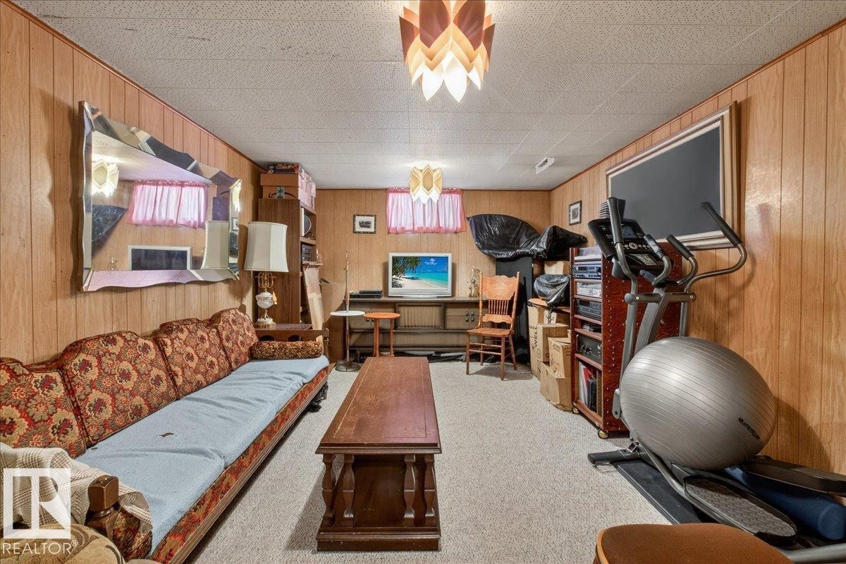 11630 71 Street, Edmonton, AB - Indoor