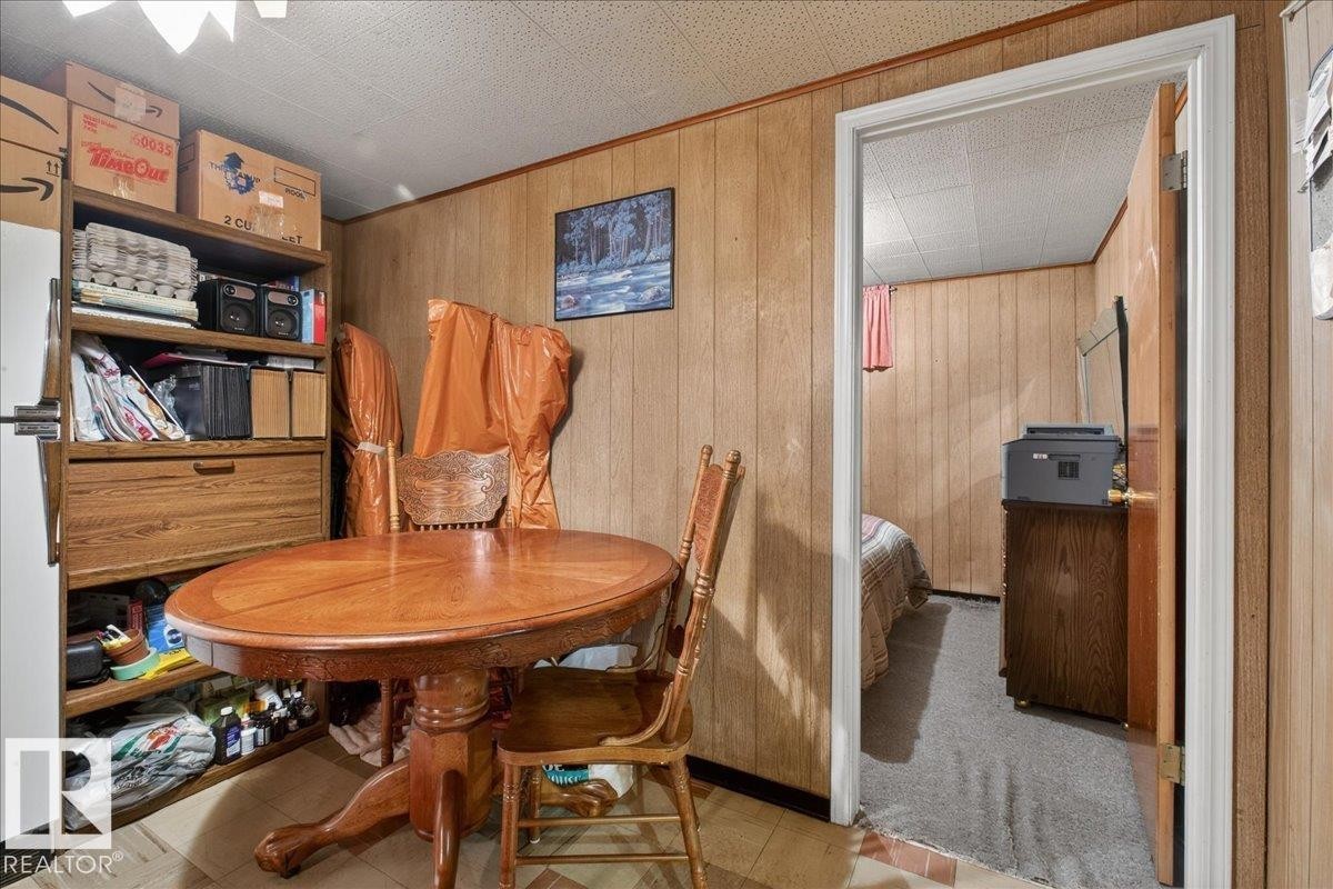 11630 71 Street, Edmonton, AB - Indoor Photo Showing Dining Room
