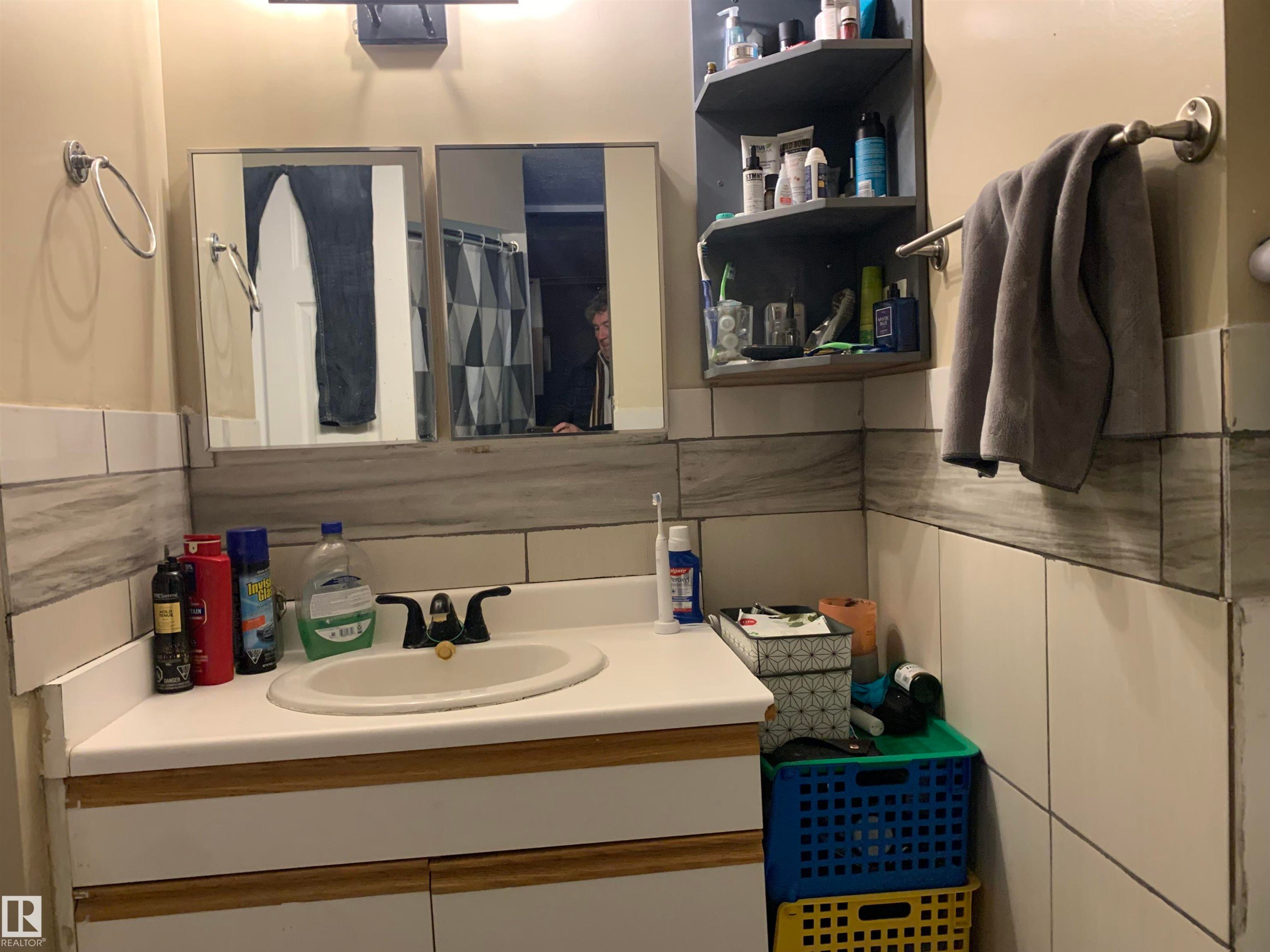 32 51551 Rge Road 212A, Rural Strathcona County, AB - Indoor Photo Showing Bathroom