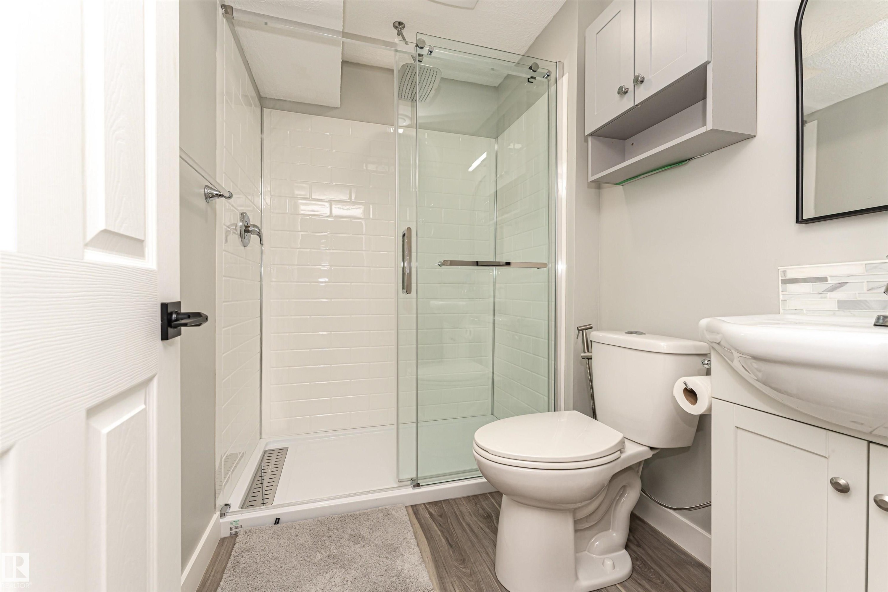 9612 Colak Link, Edmonton, AB - Indoor Photo Showing Bathroom