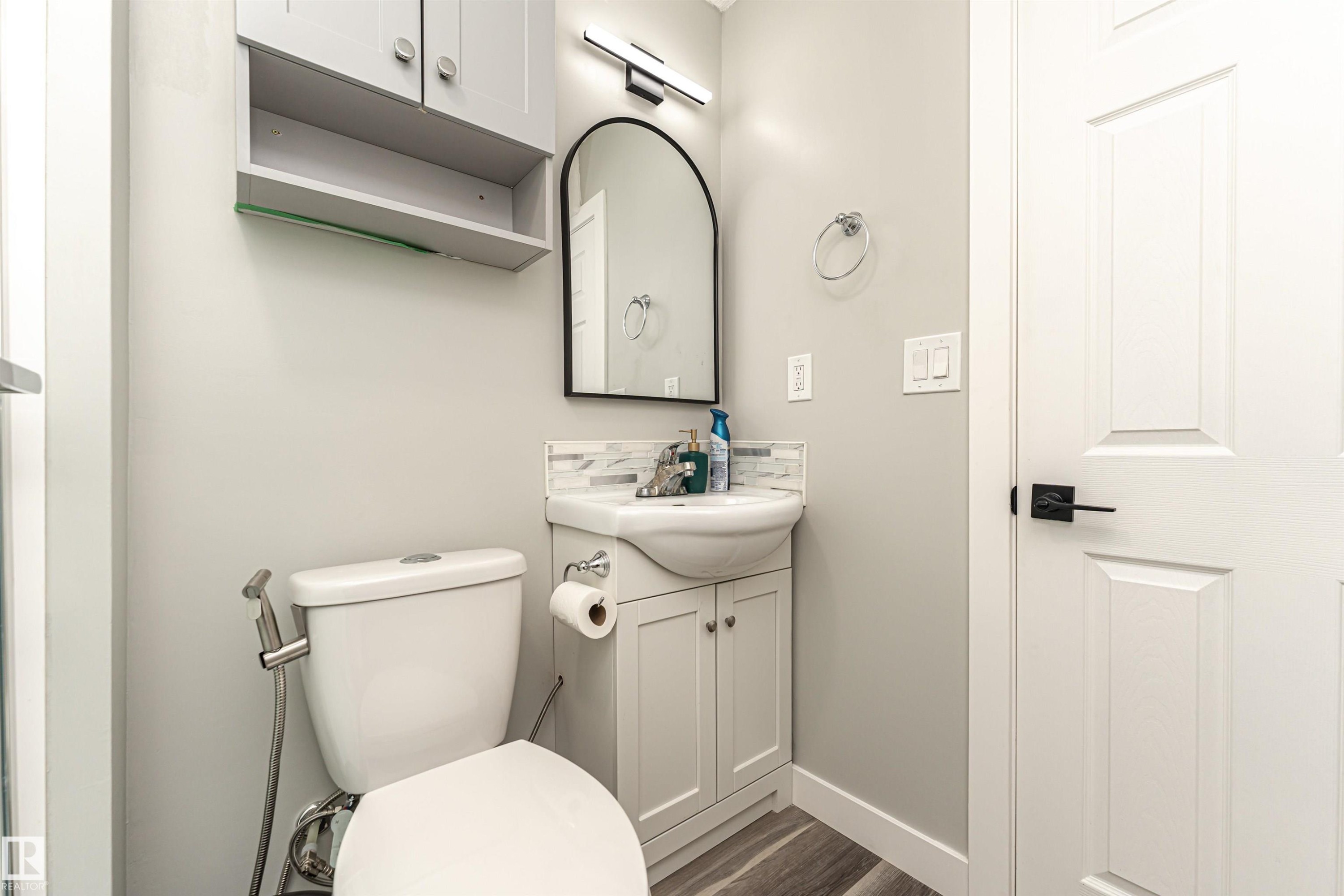 9612 Colak Link, Edmonton, AB - Indoor Photo Showing Bathroom