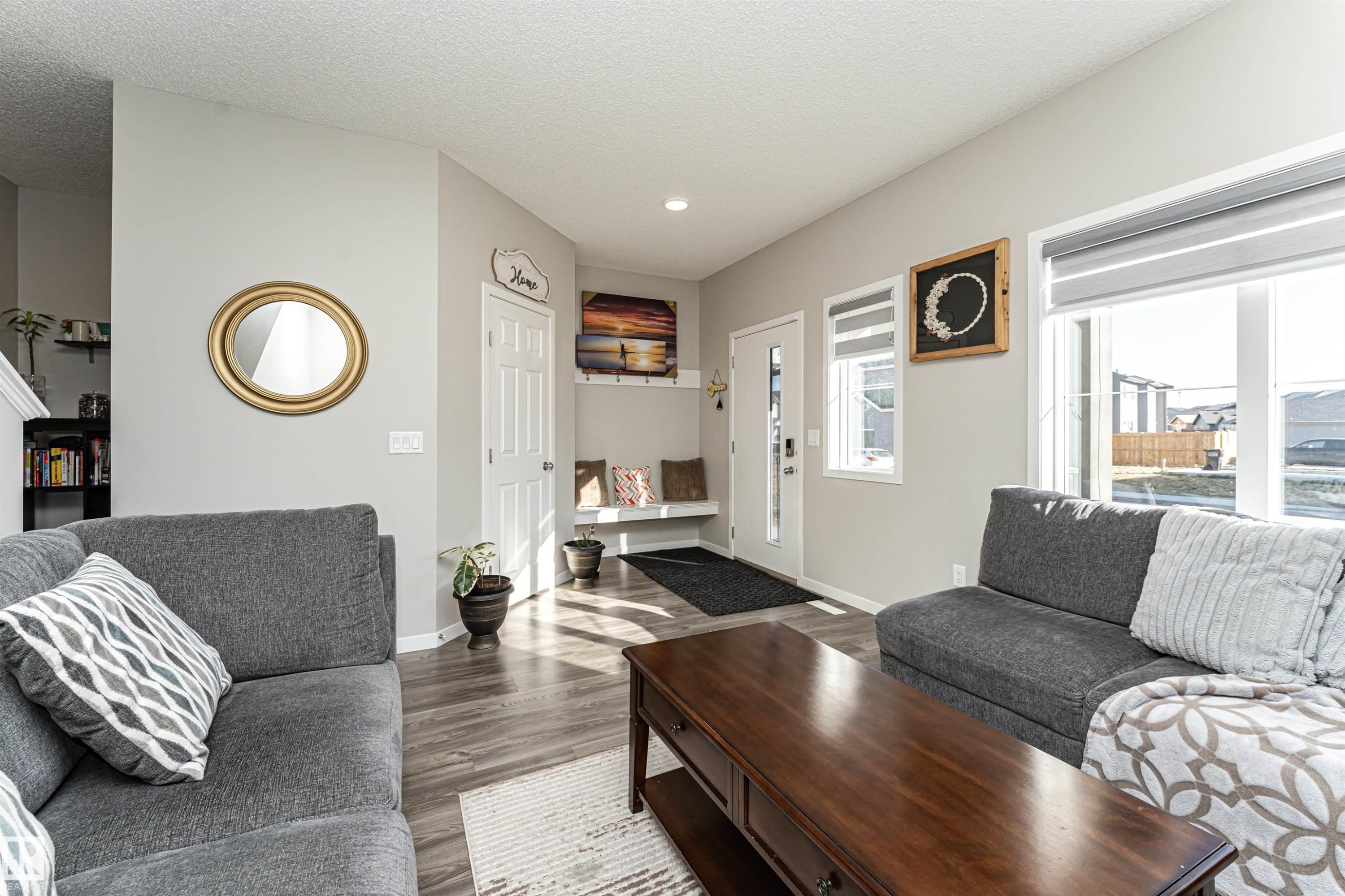 9612 Colak Link, Edmonton, AB - Indoor Photo Showing Living Room