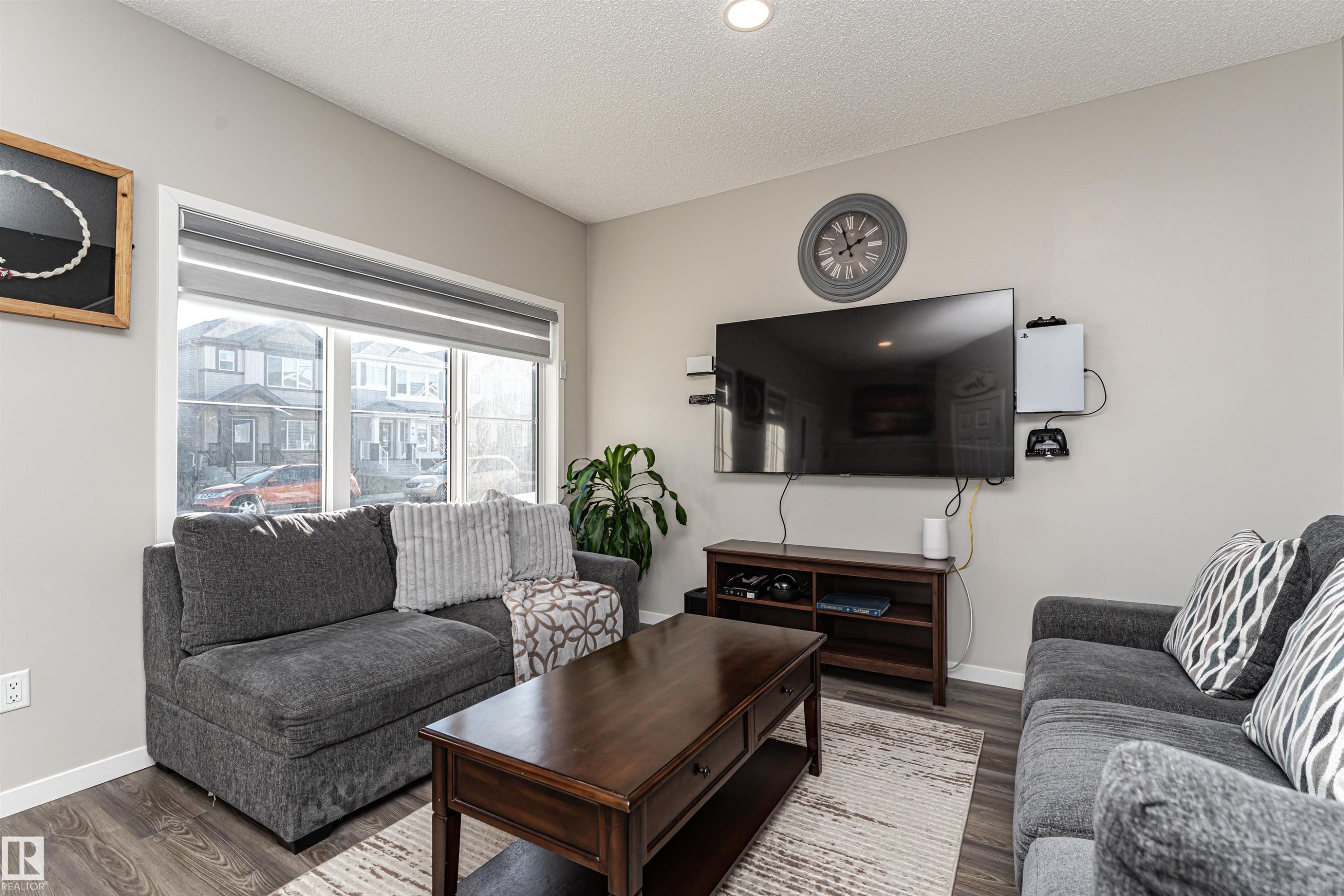 9612 Colak Link, Edmonton, AB - Indoor Photo Showing Living Room