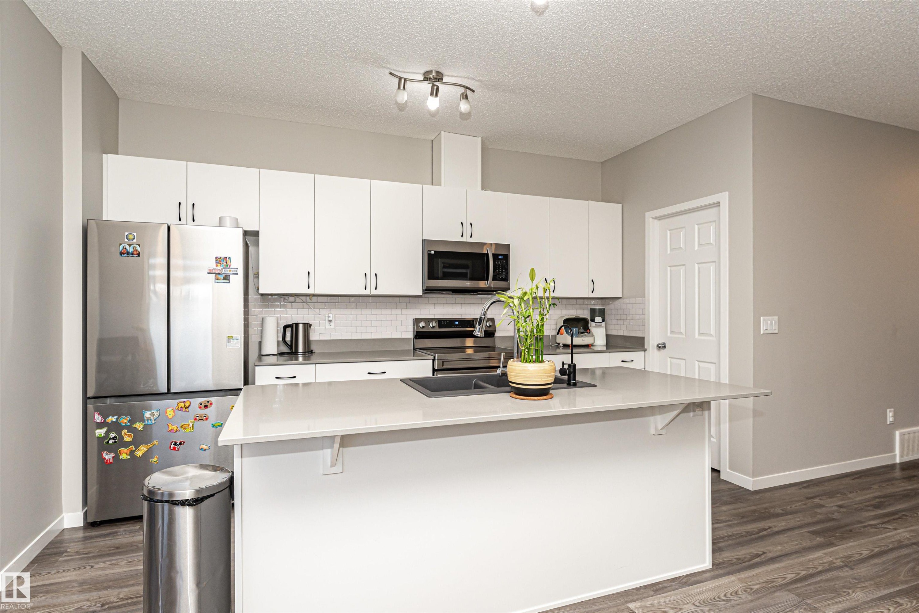 9612 Colak Link, Edmonton, AB - Indoor Photo Showing Kitchen With Upgraded Kitchen