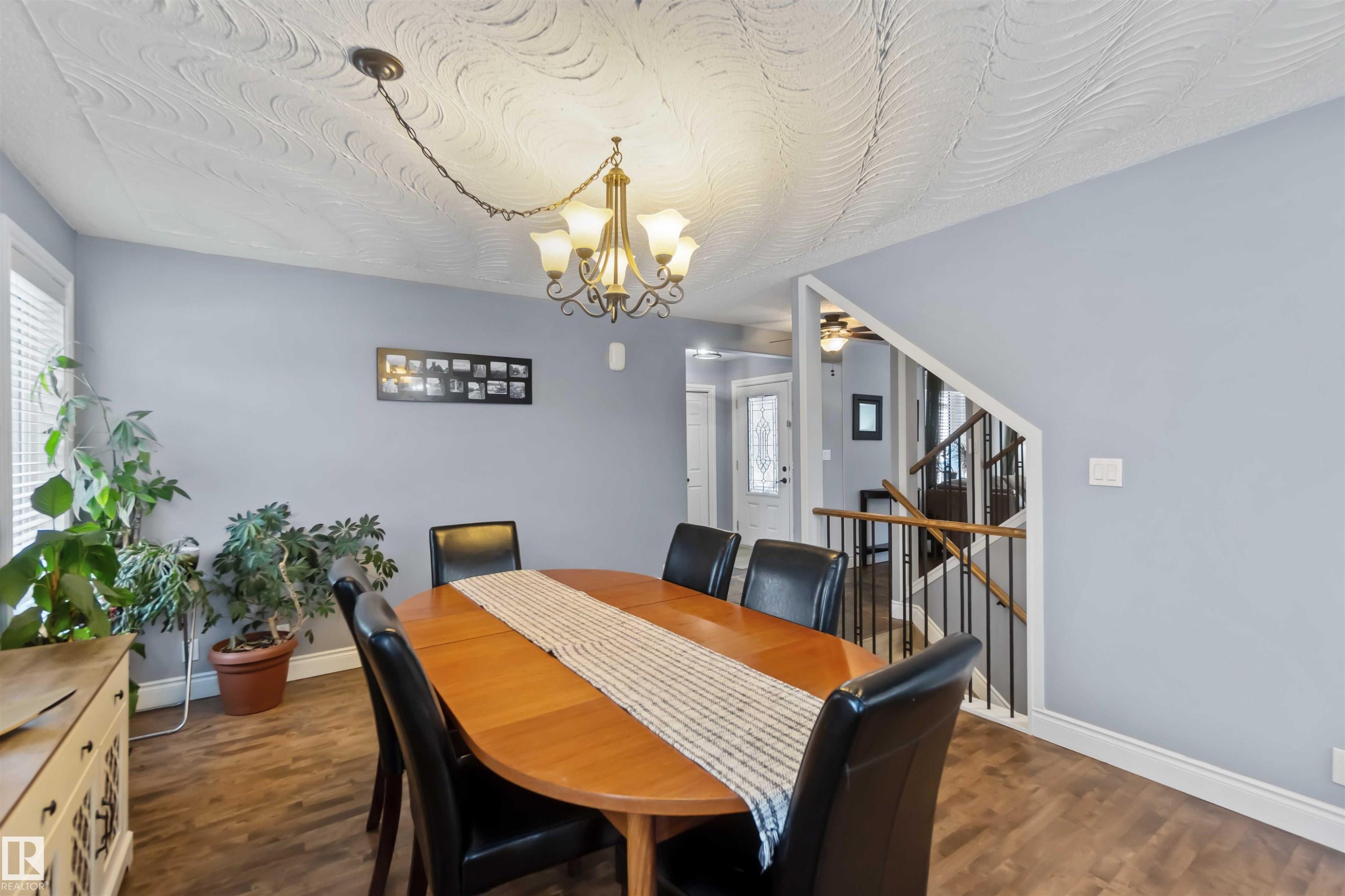 501 Lakeside Drive, Rural Parkland County, AB - Indoor Photo Showing Dining Room