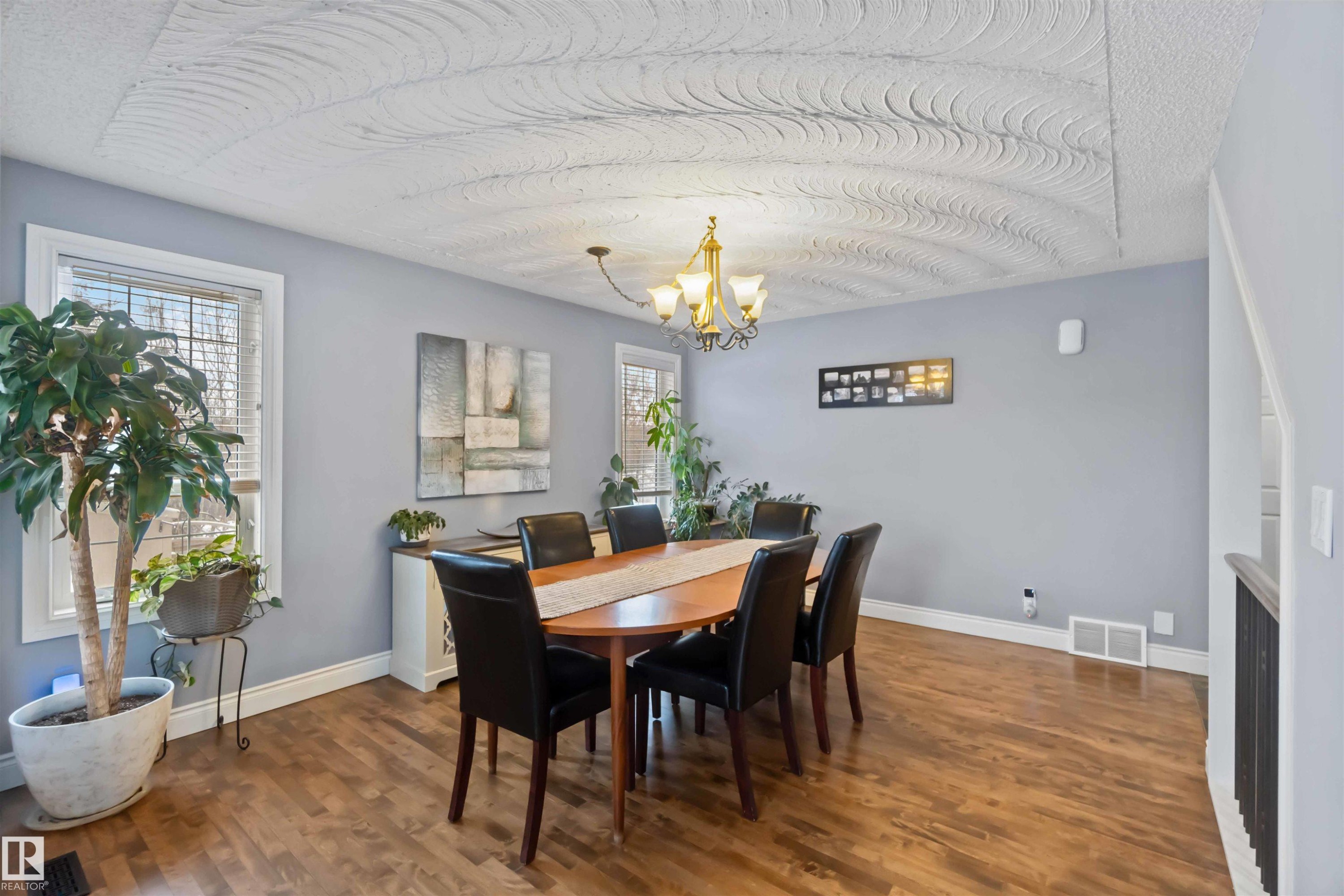 501 Lakeside Drive, Rural Parkland County, AB - Indoor Photo Showing Dining Room