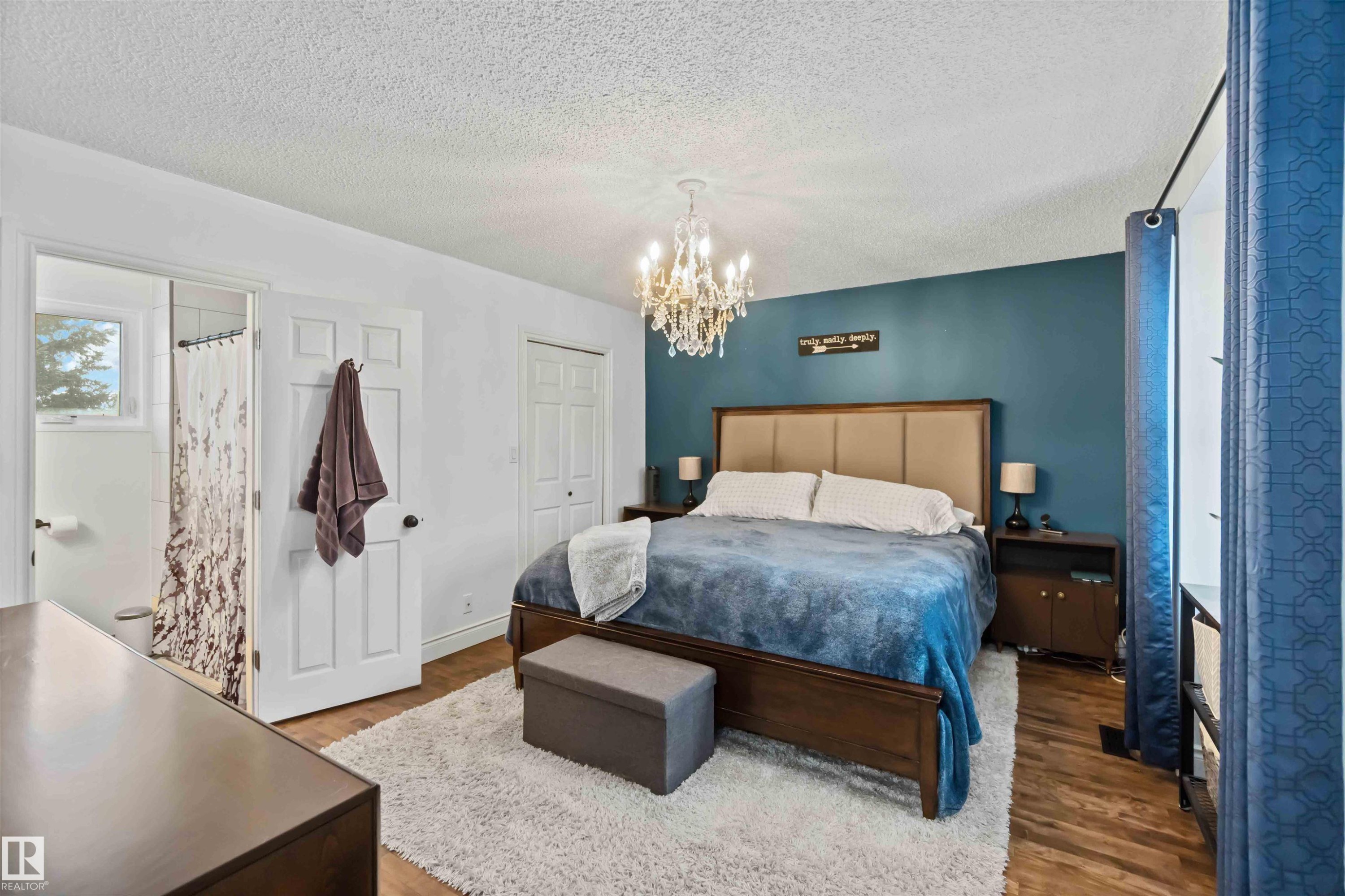 501 Lakeside Drive, Rural Parkland County, AB - Indoor Photo Showing Bedroom