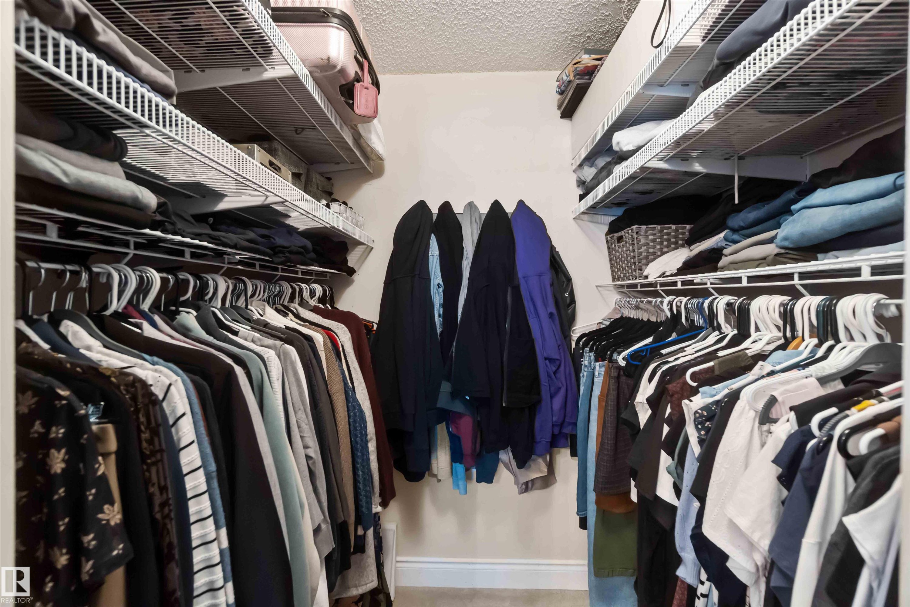 501 Lakeside Drive, Rural Parkland County, AB - Indoor With Storage