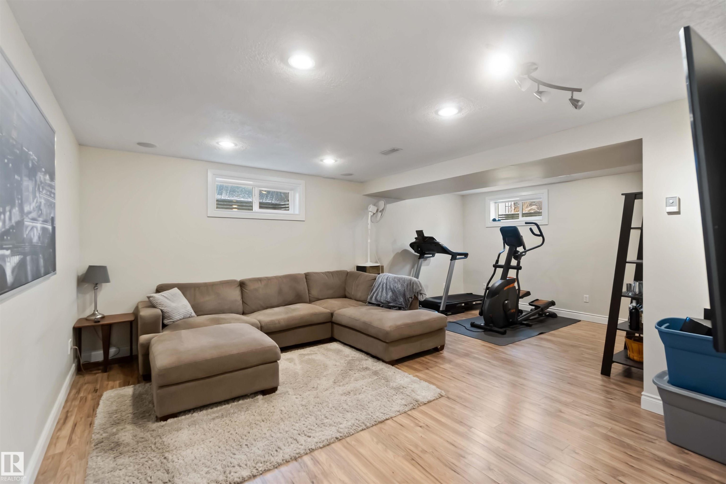 501 Lakeside Drive, Rural Parkland County, AB - Indoor Photo Showing Other Room