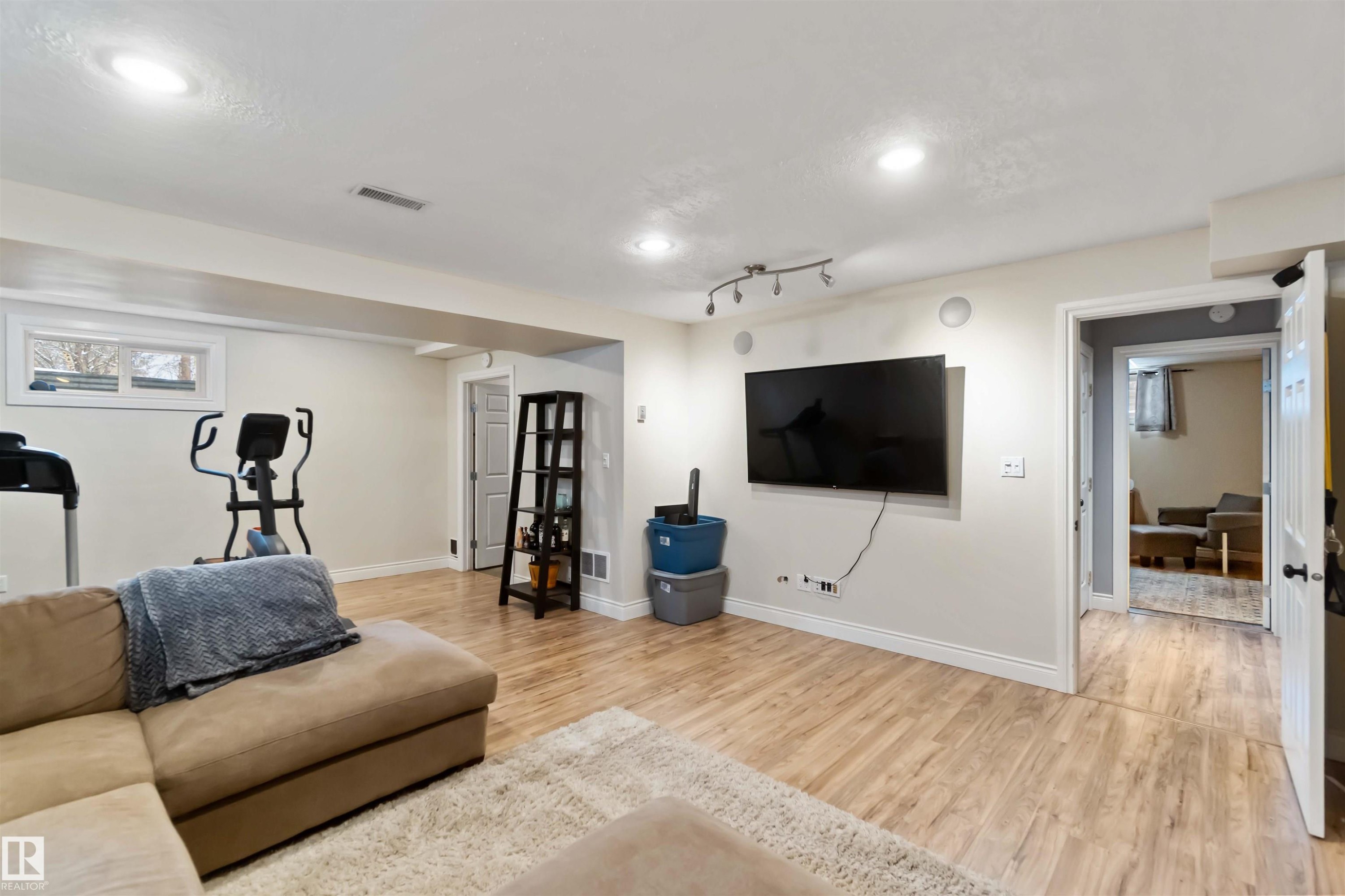 501 Lakeside Drive, Rural Parkland County, AB - Indoor