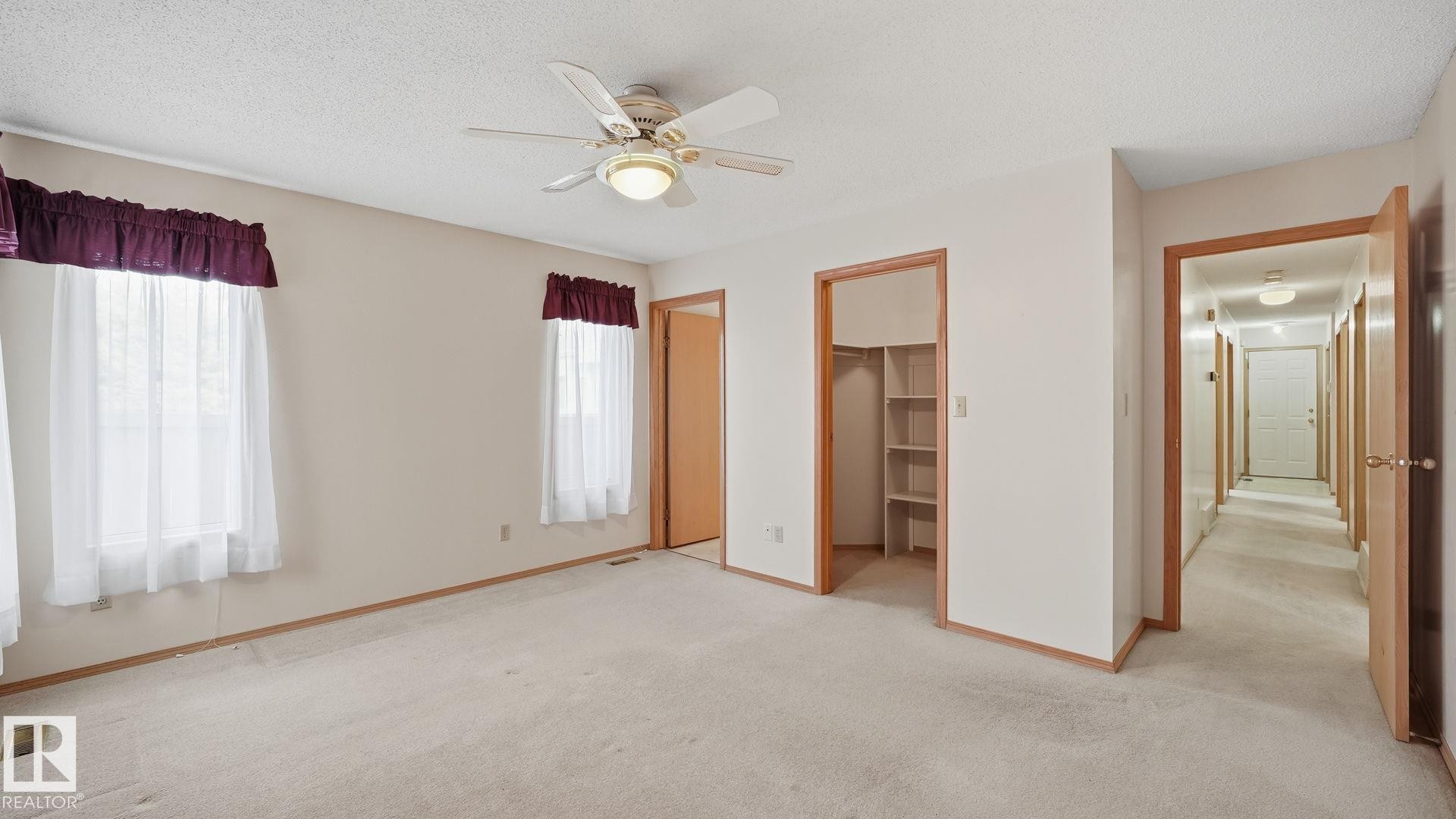 Edmonton, AB - Indoor Photo Showing Other Room