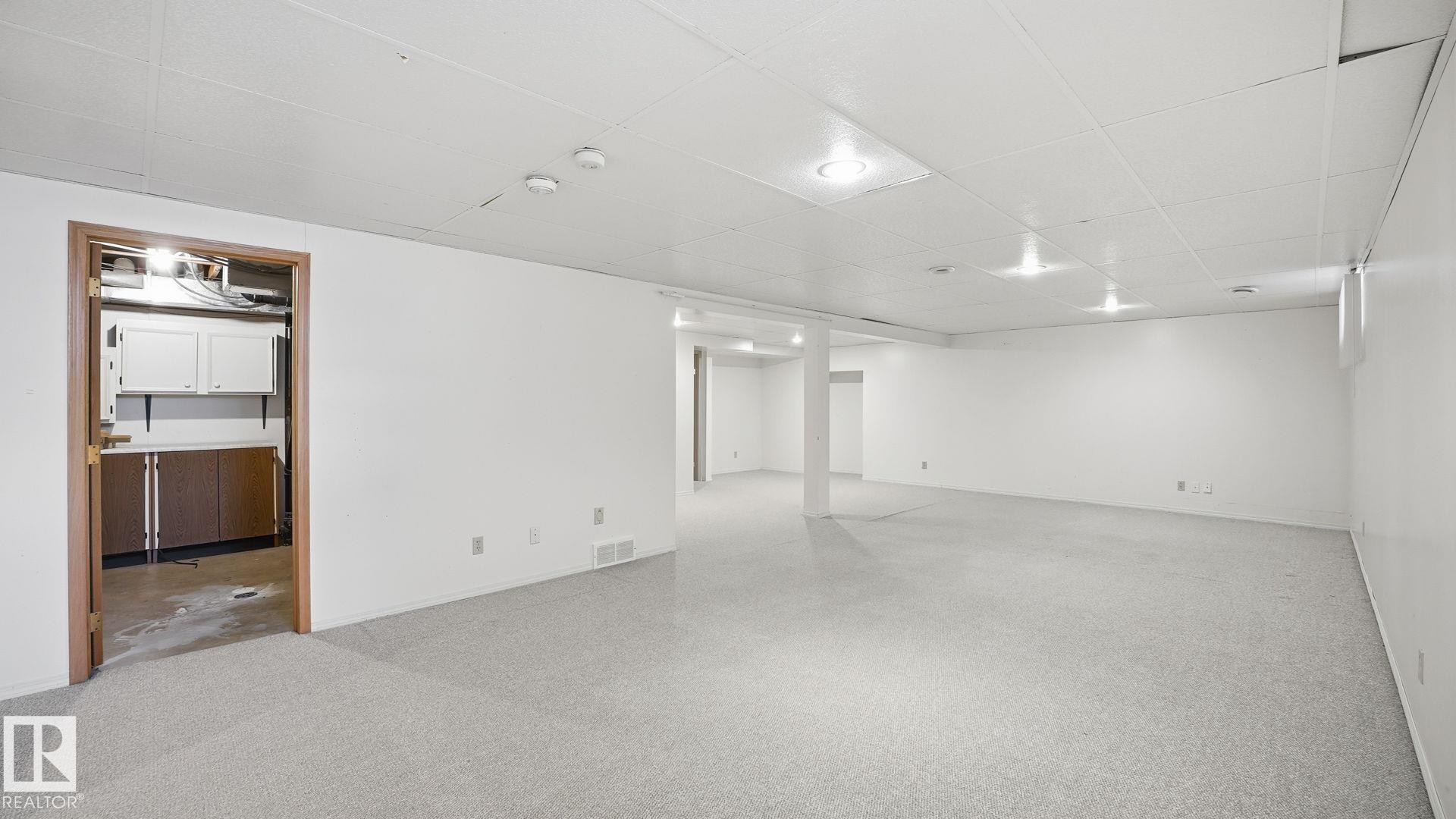 Edmonton, AB - Indoor