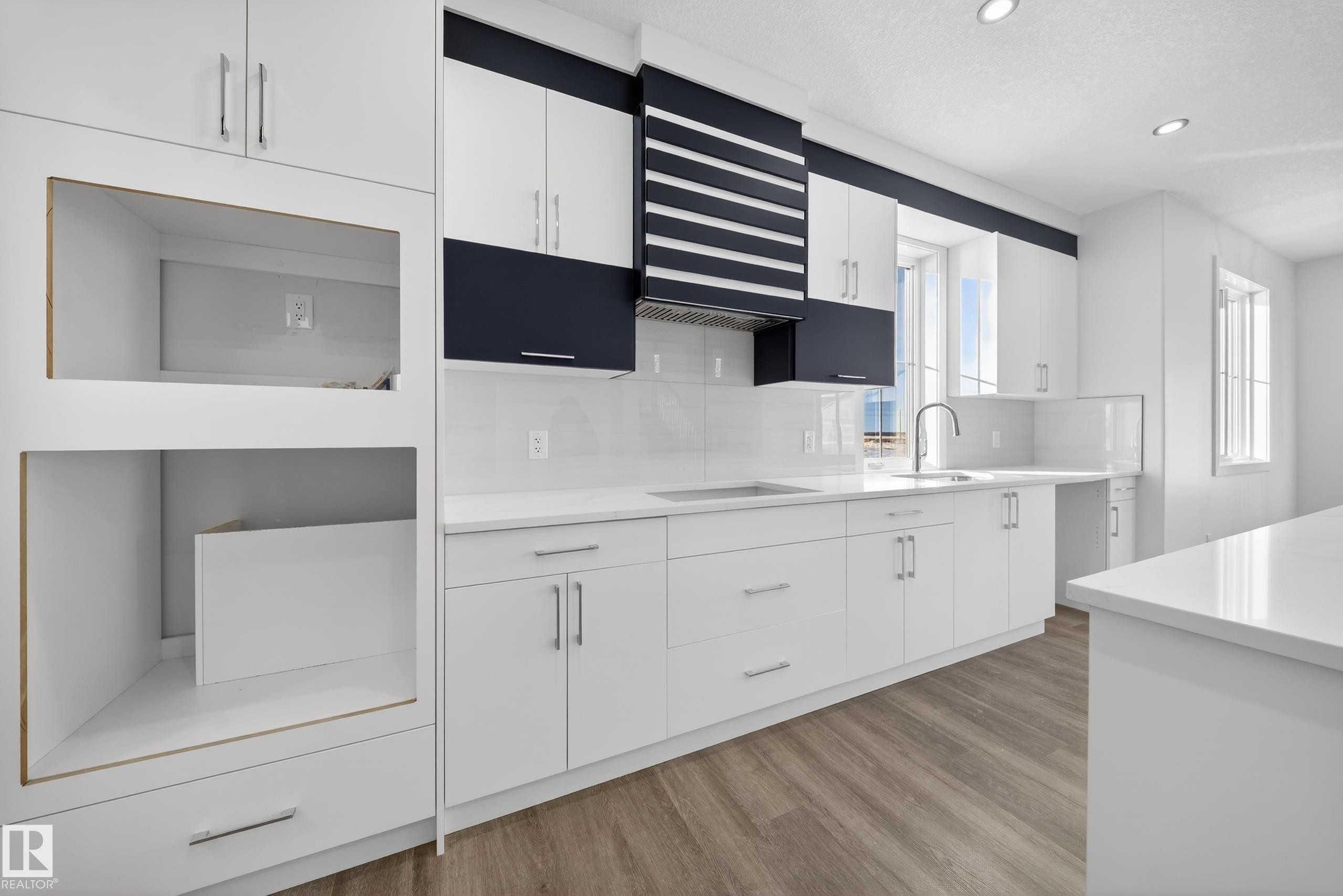 464 Crystal Creek Link, Leduc, AB - Indoor Photo Showing Kitchen