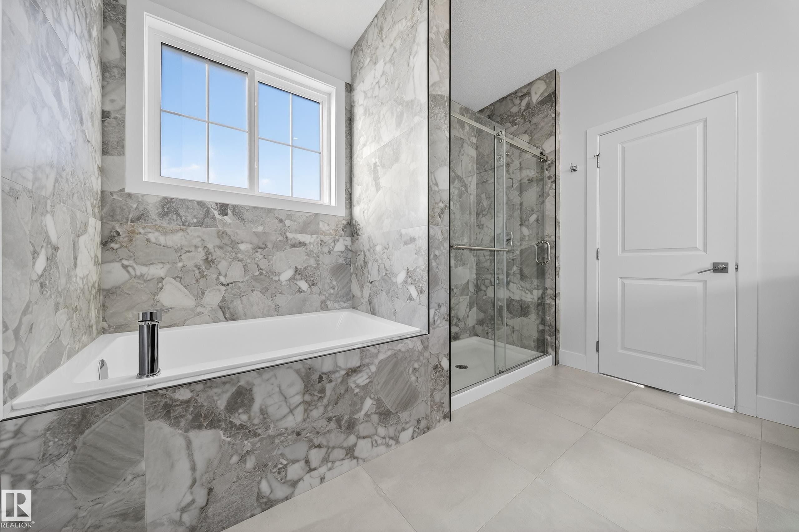 464 Crystal Creek Link, Leduc, AB - Indoor Photo Showing Bathroom