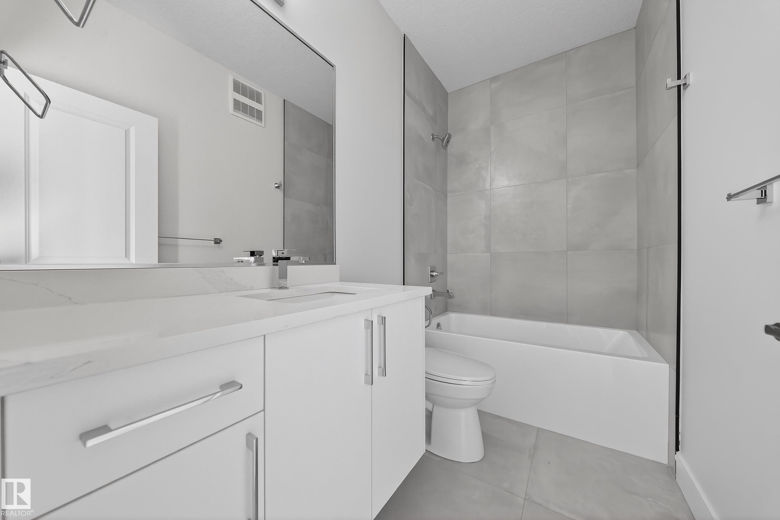 464 Crystal Creek Link, Leduc, AB - Indoor Photo Showing Bathroom