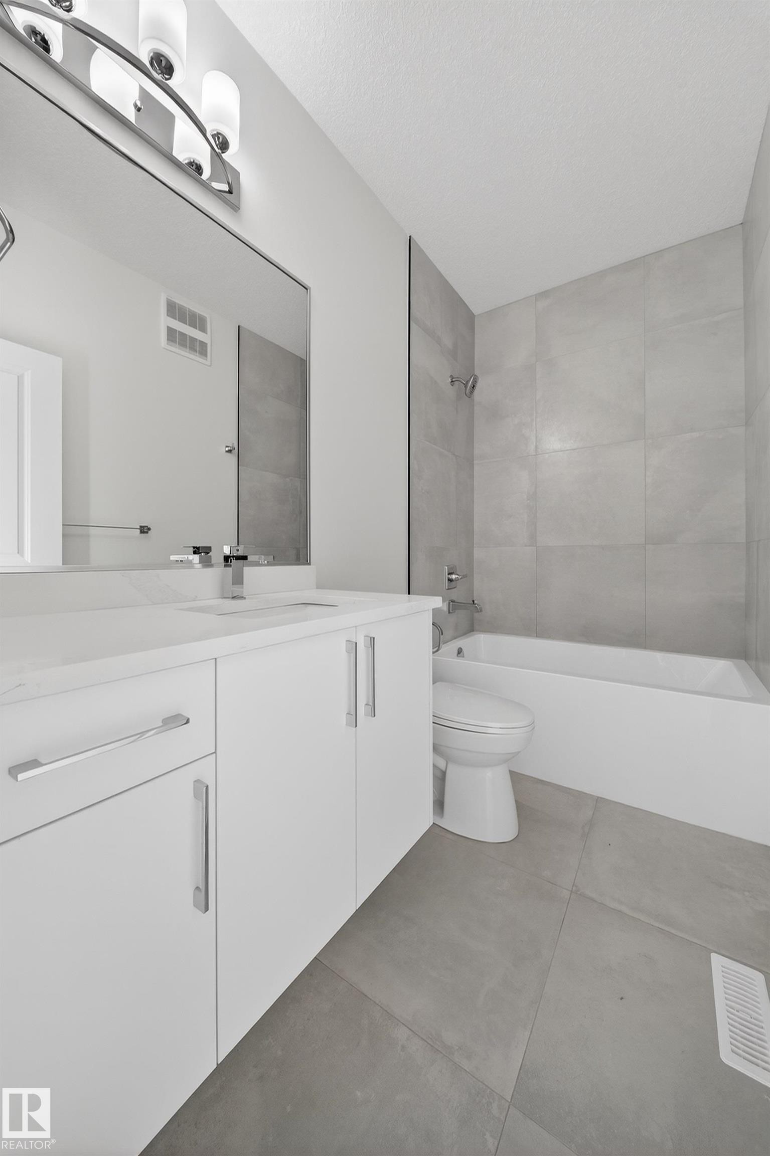 464 Crystal Creek Link, Leduc, AB - Indoor Photo Showing Bathroom