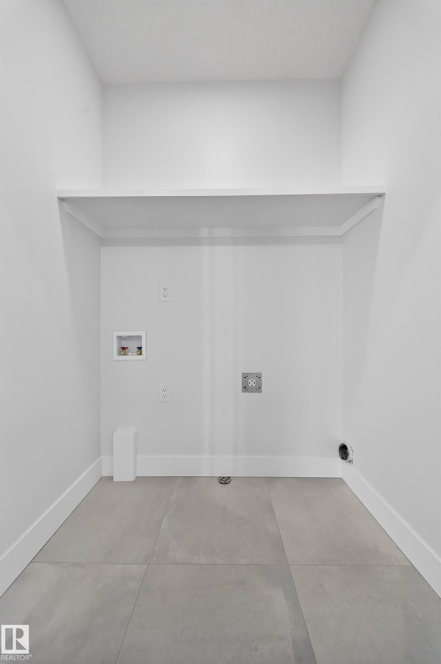 464 Crystal Creek Link, Leduc, AB - Indoor Photo Showing Other Room