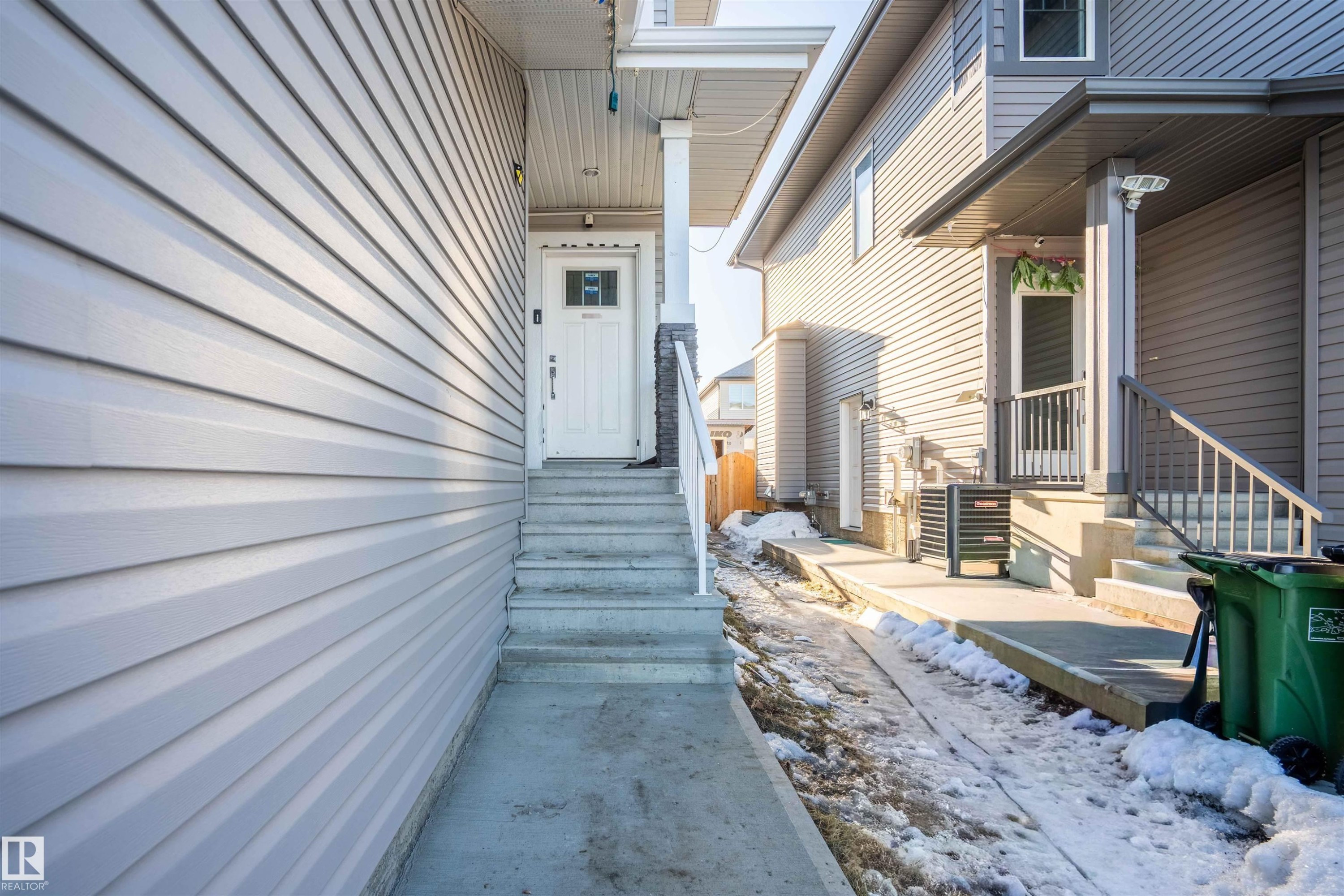 2021 15 Avenue, Edmonton, AB - Outdoor With Exterior