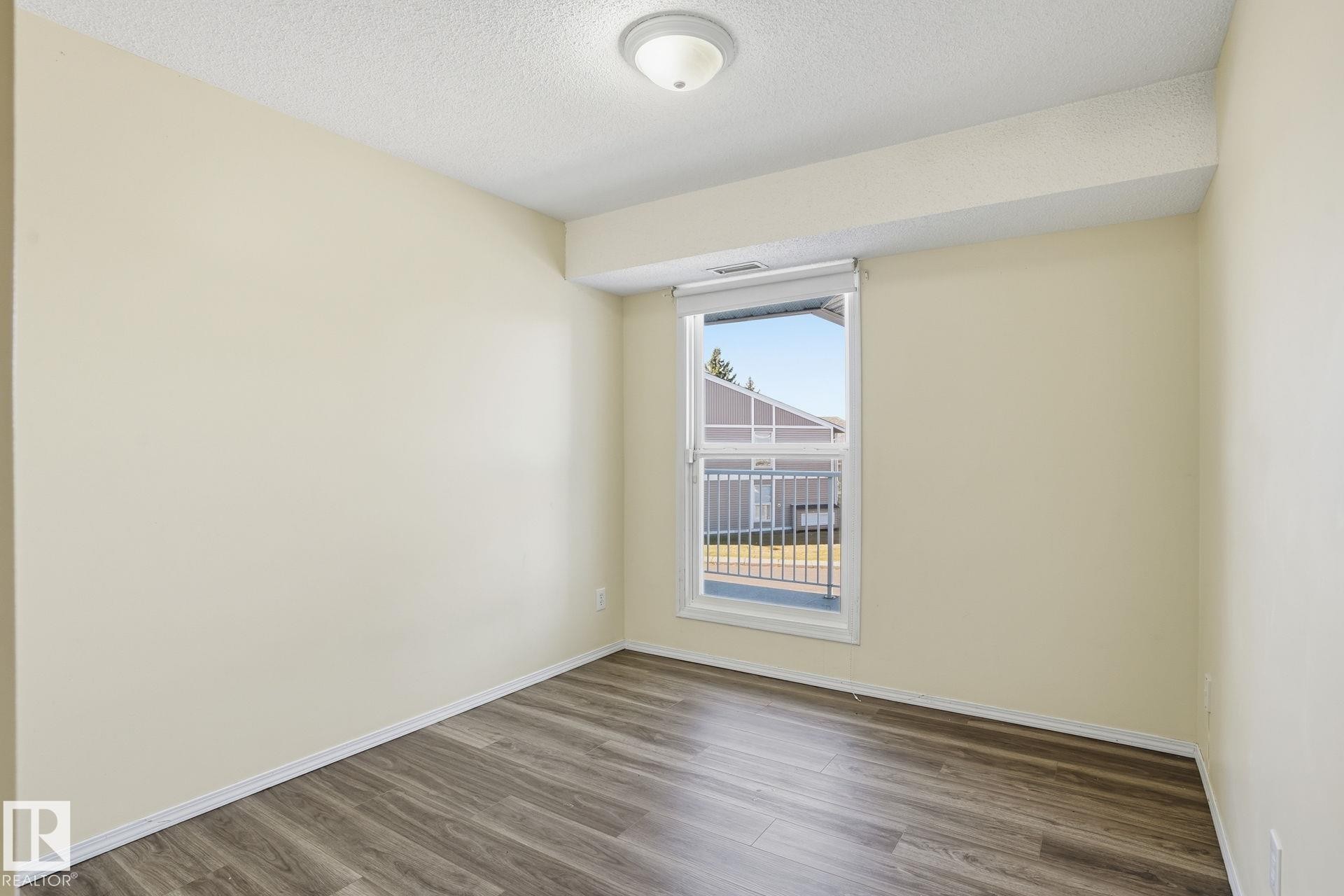 66 2204 118 Street, Edmonton, AB - Indoor Photo Showing Other Room