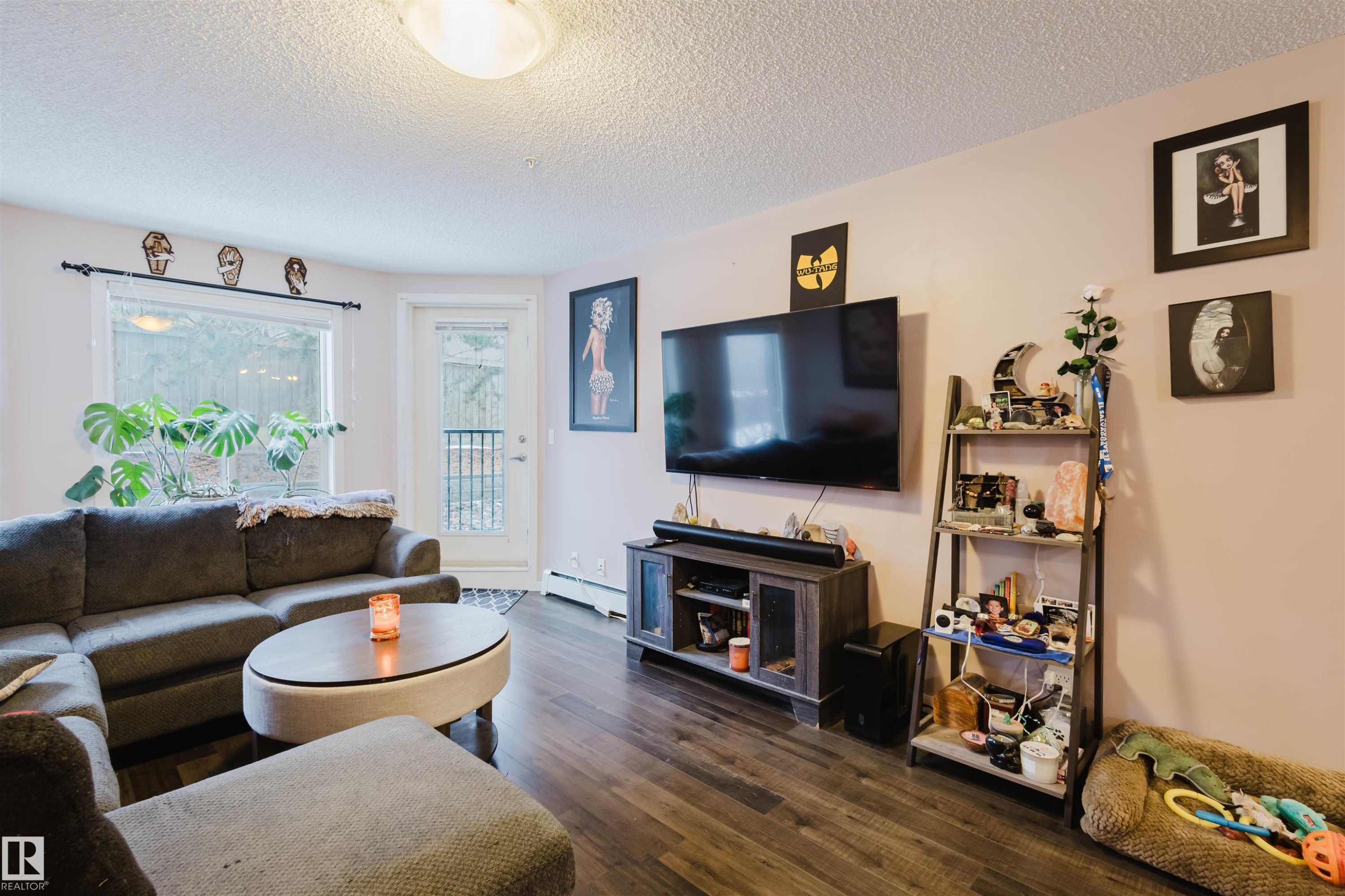 108 396 Silver Berry Road, Edmonton, AB - Indoor Photo Showing Living Room