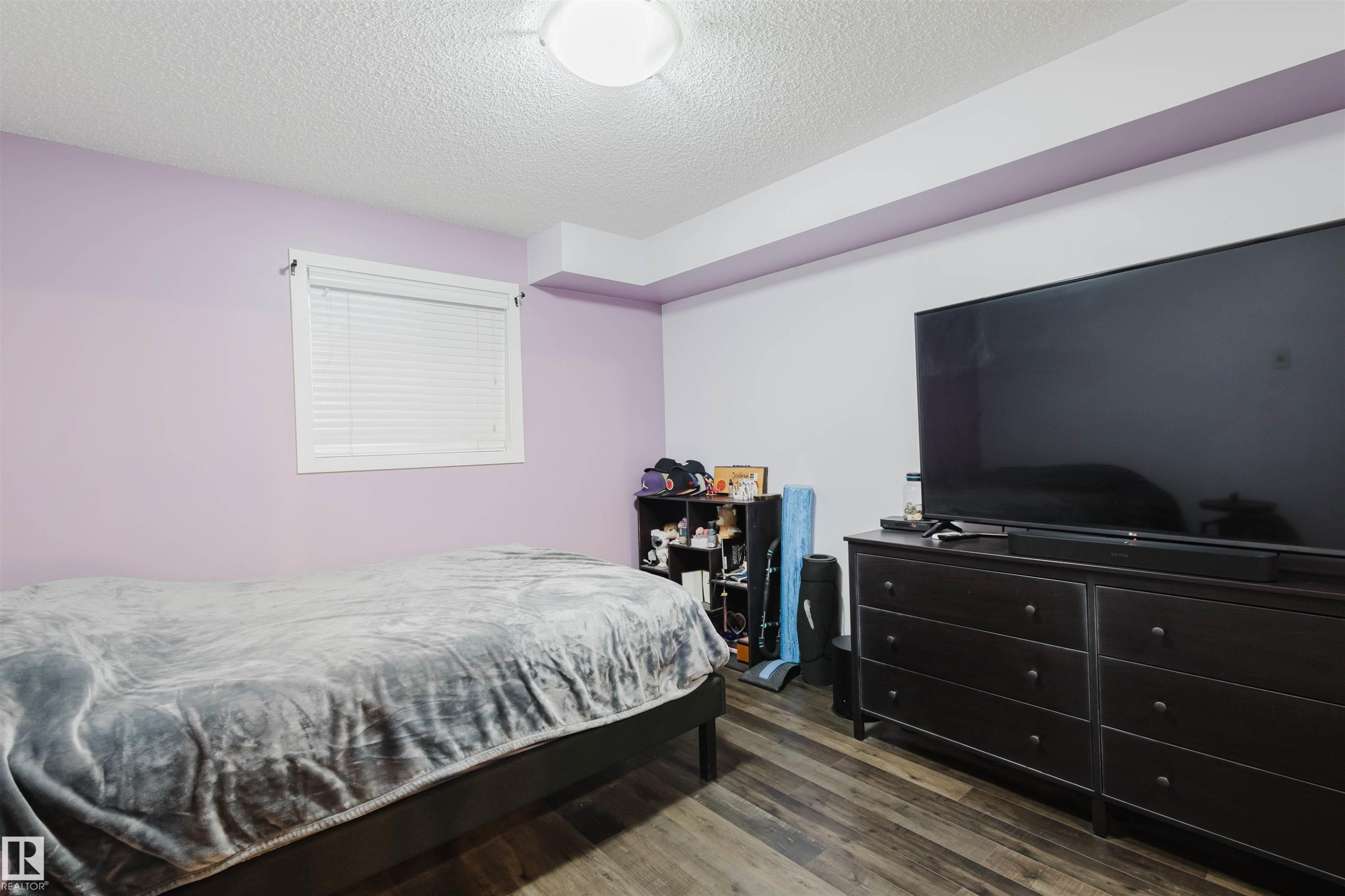 108 396 Silver Berry Road, Edmonton, AB - Indoor Photo Showing Bedroom