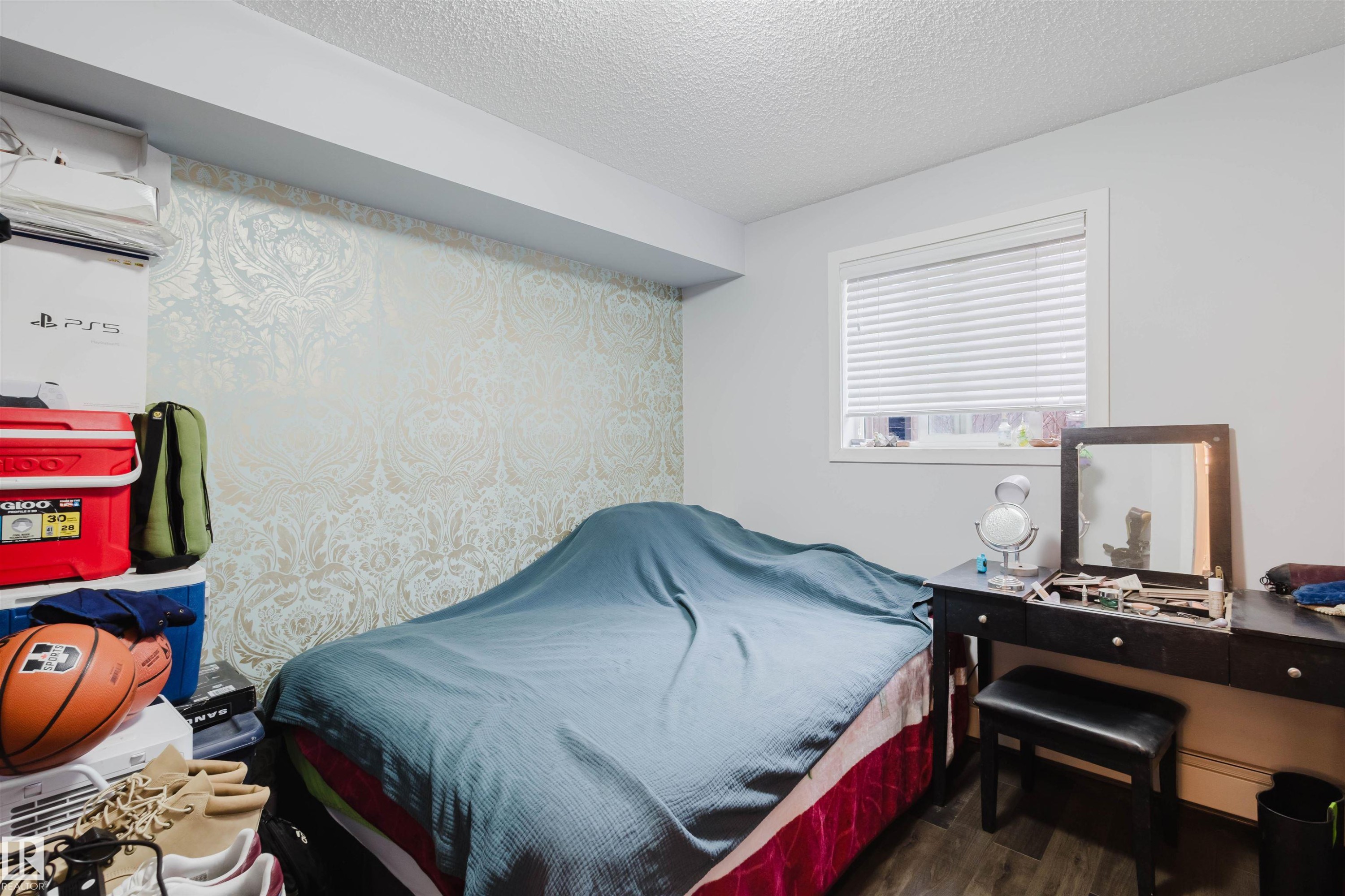 108 396 Silver Berry Road, Edmonton, AB - Indoor Photo Showing Bedroom