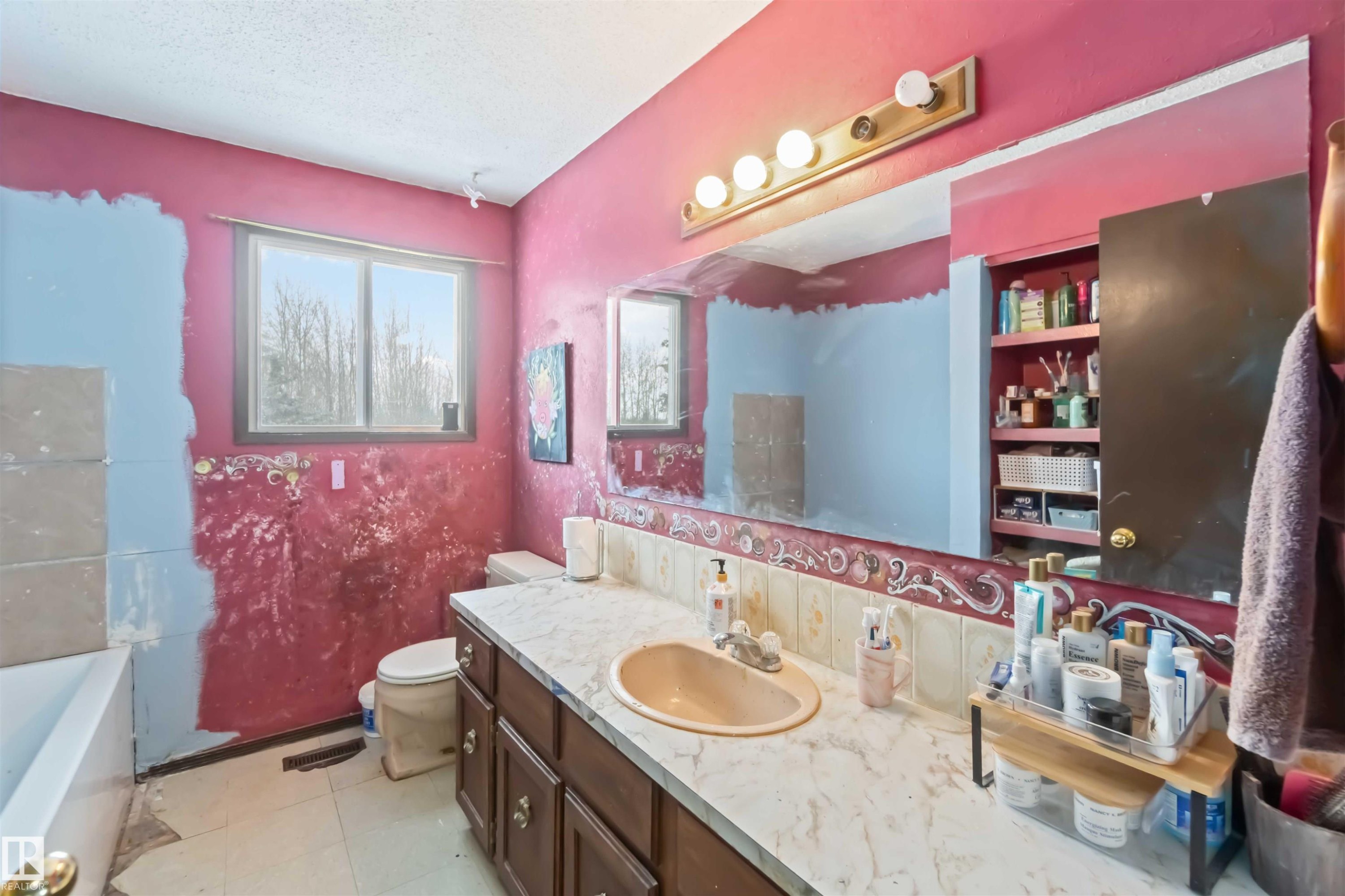 32 52432 Rge Road 20, Rural Parkland County, AB - Indoor Photo Showing Bathroom