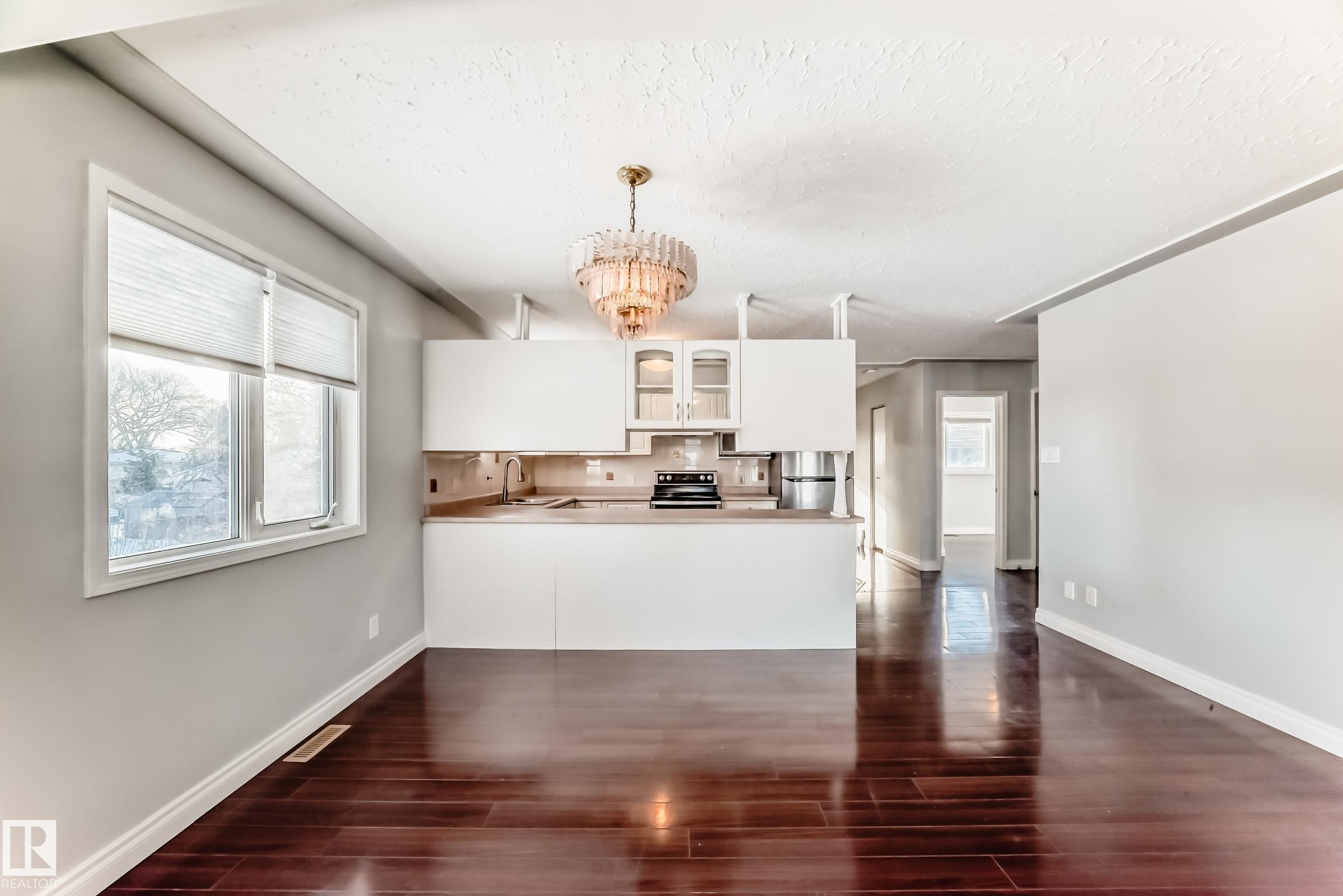 3641 114 Avenue, Edmonton, AB - Indoor Photo Showing Kitchen