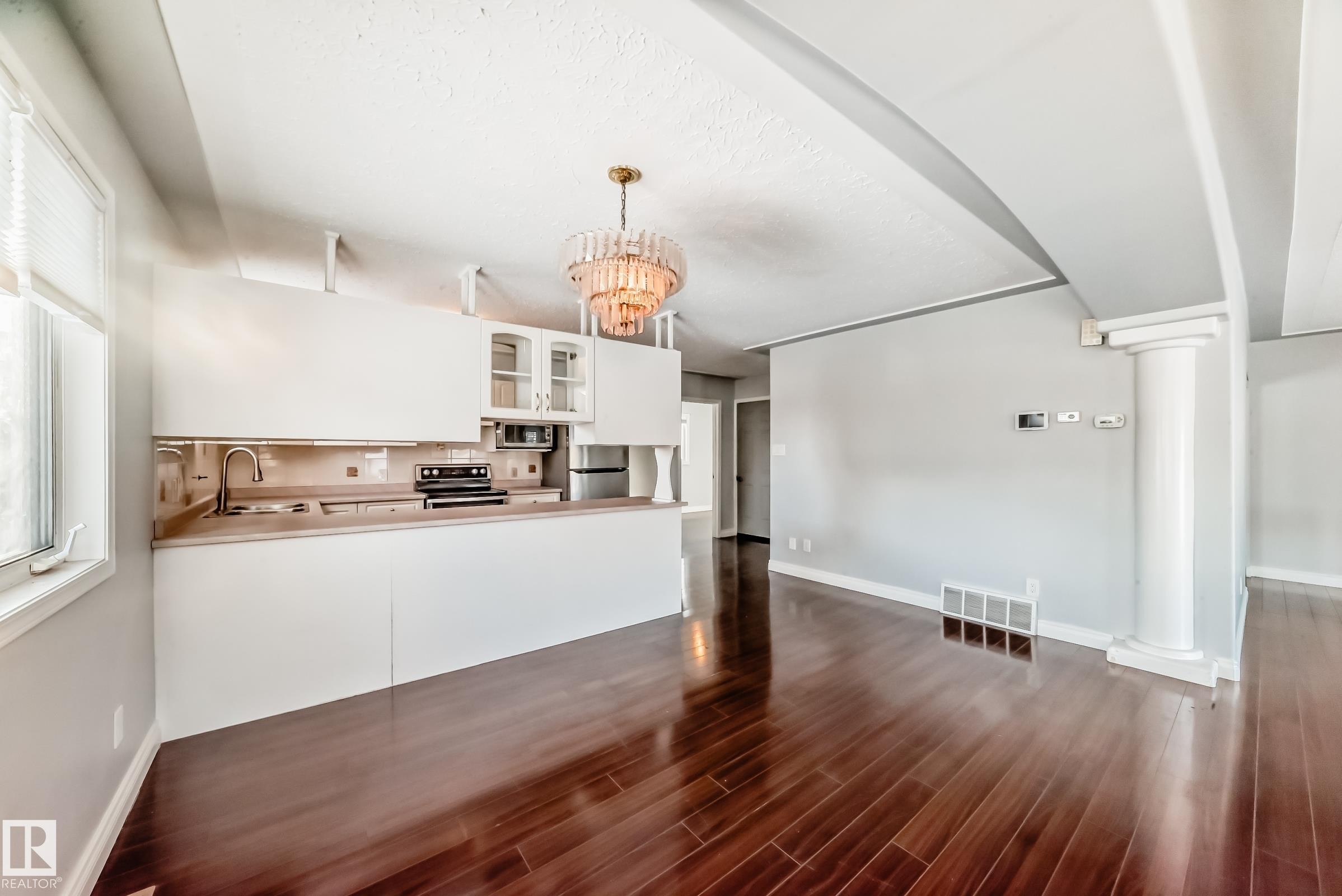 3641 114 Avenue, Edmonton, AB - Indoor Photo Showing Kitchen