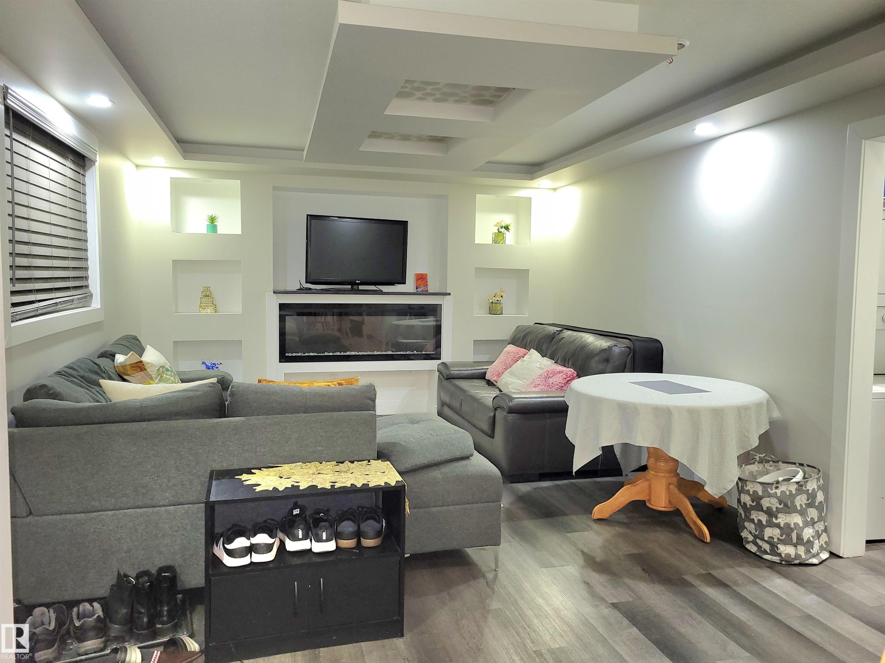 9131 83 Avenue, Edmonton, AB - Indoor With Fireplace