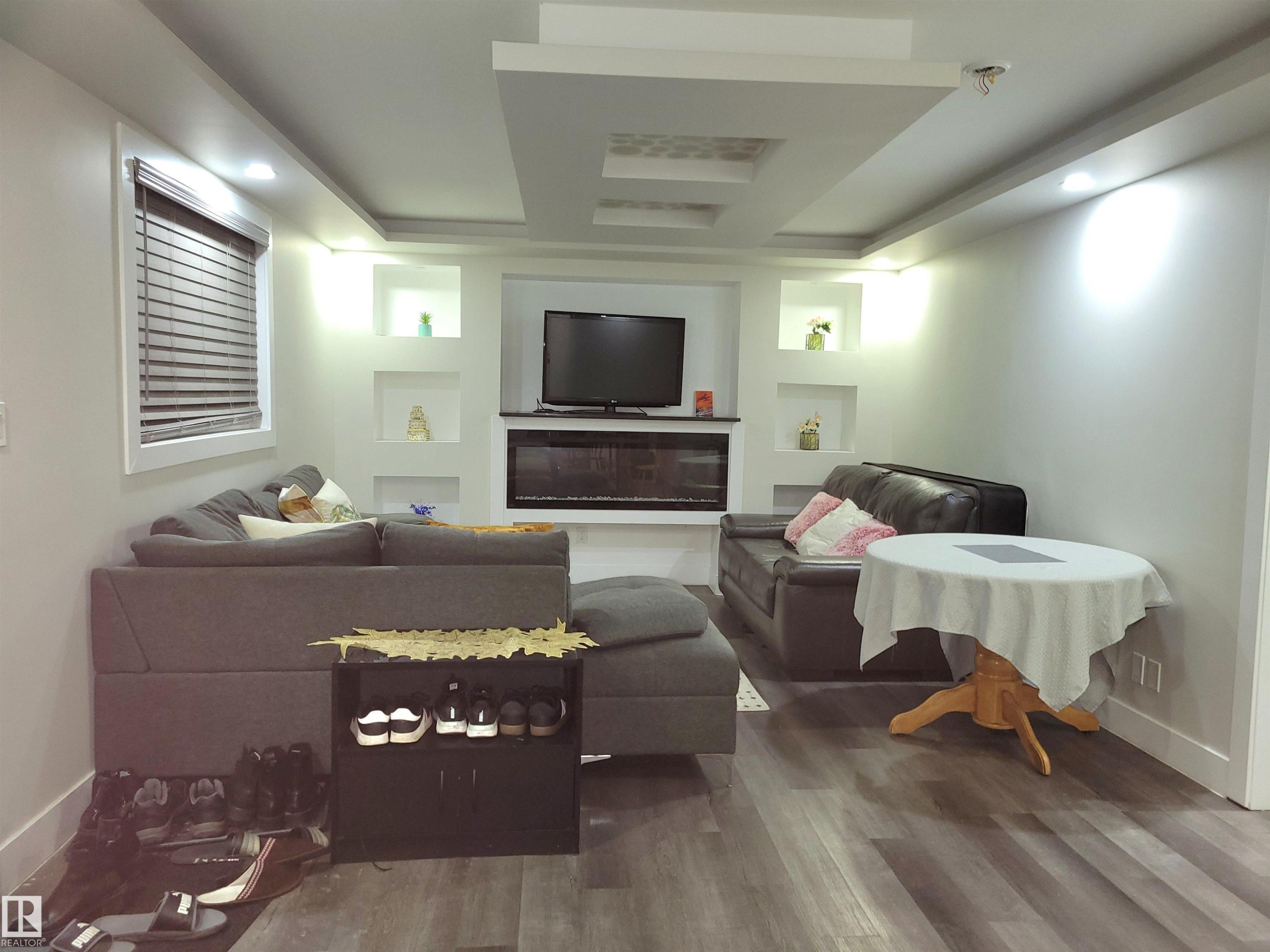 9131 83 Avenue, Edmonton, AB - Indoor