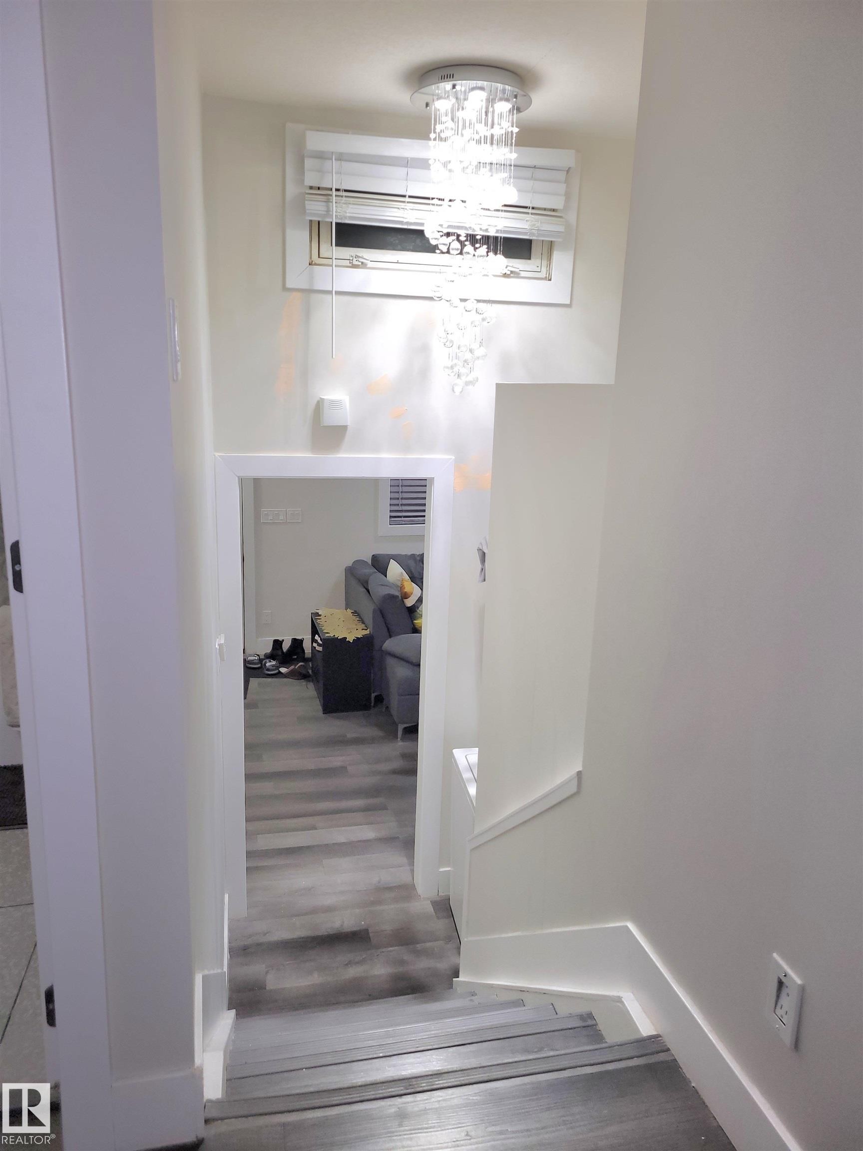 9131 83 Avenue, Edmonton, AB - Indoor Photo Showing Other Room