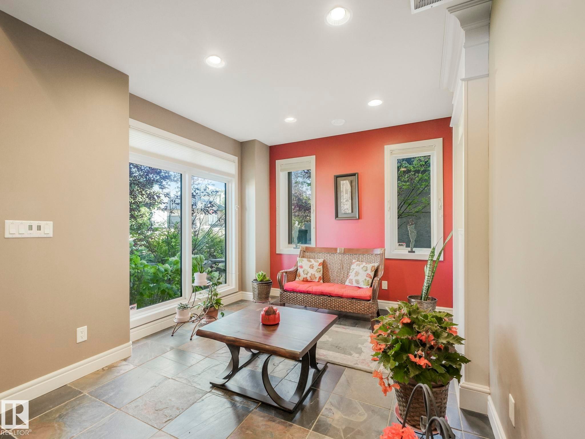 2408 Martell Crescent, Edmonton, AB - Indoor Photo Showing Living Room