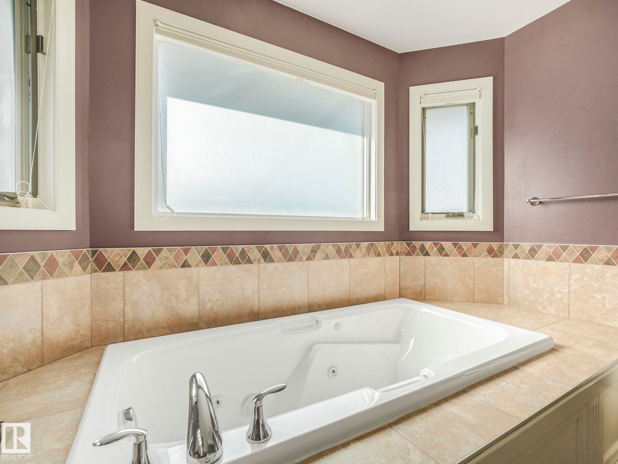 2408 Martell Crescent, Edmonton, AB - Indoor Photo Showing Bathroom