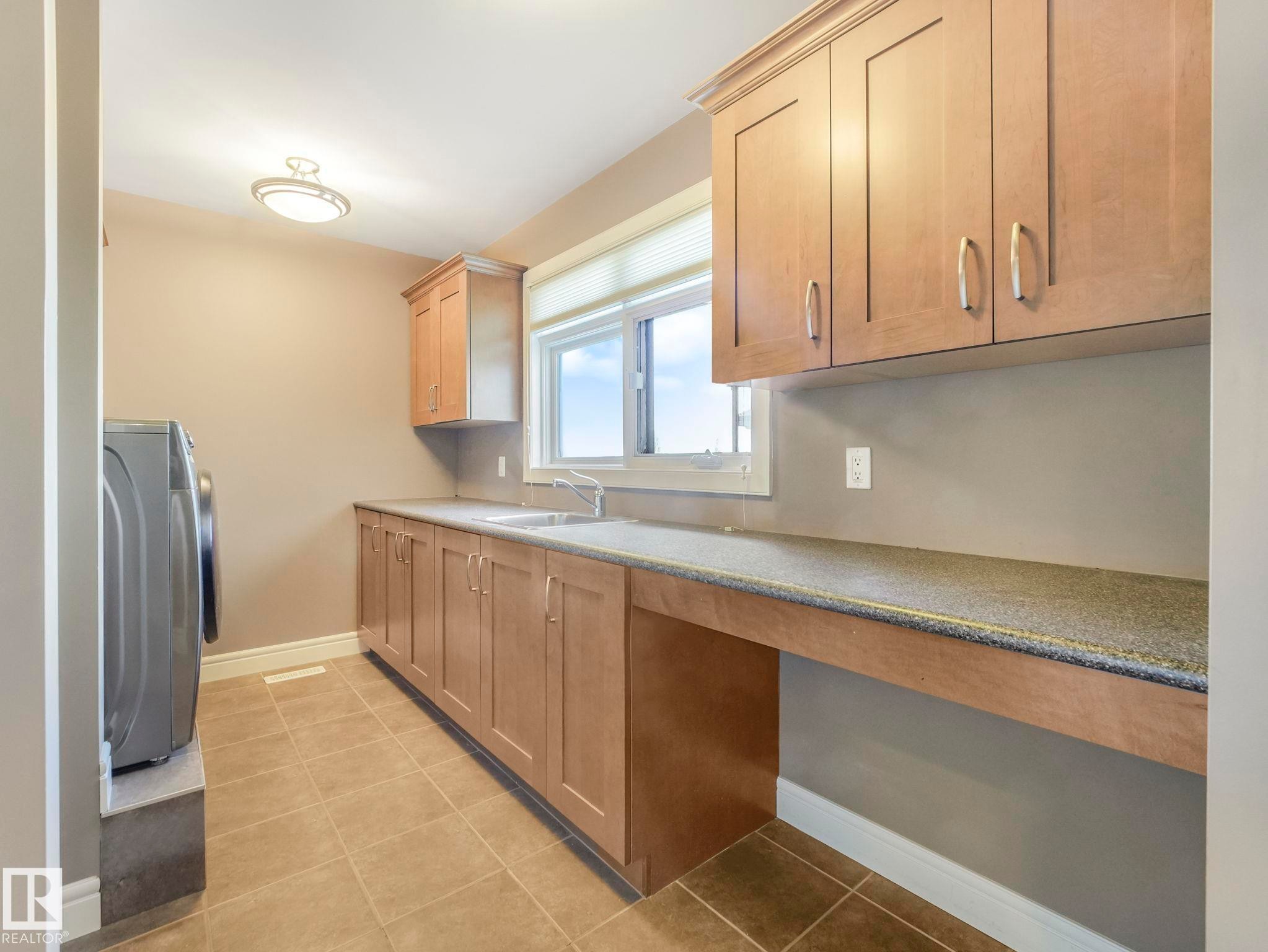 2408 Martell Crescent, Edmonton, AB - Indoor Photo Showing Kitchen