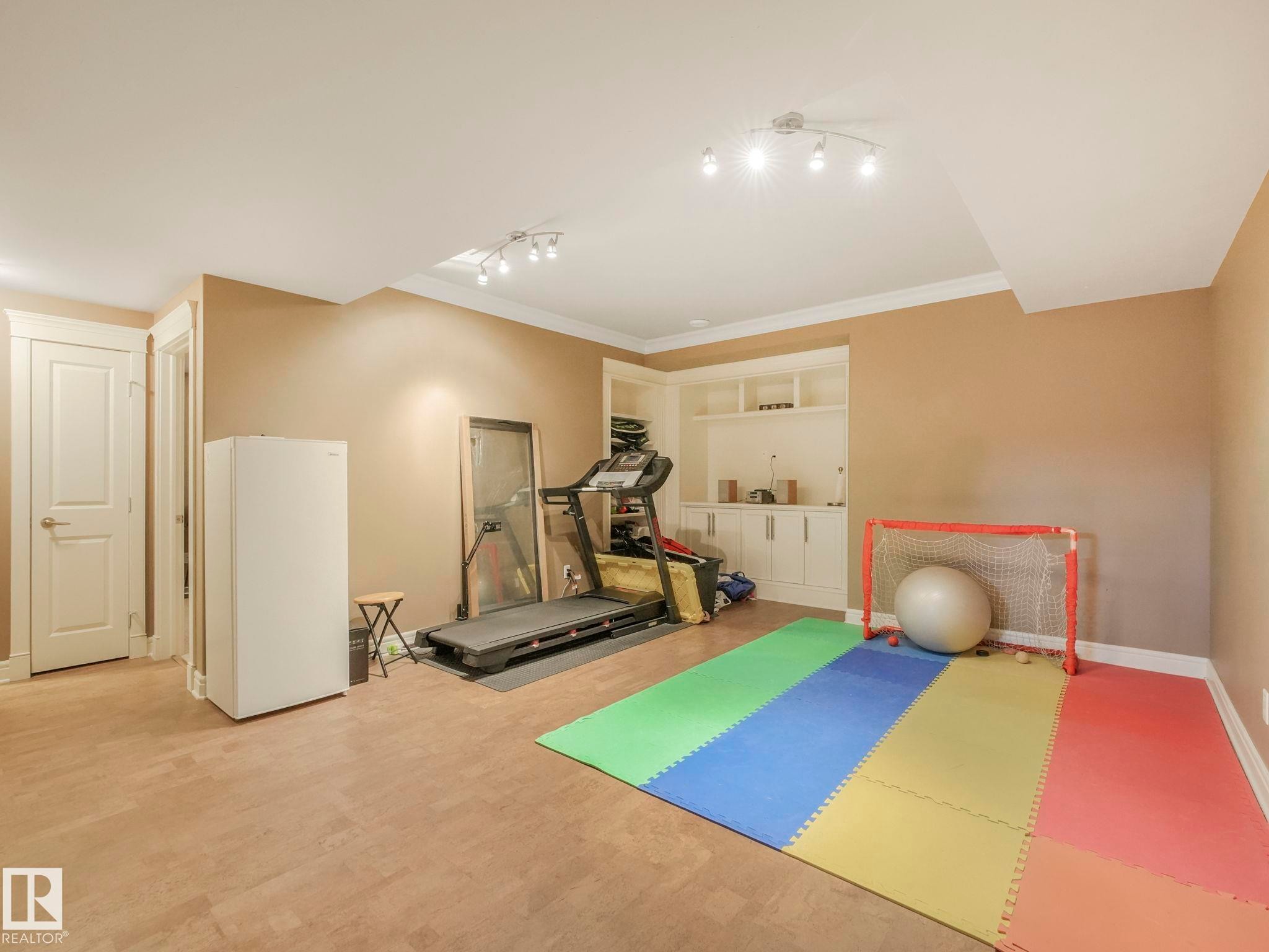 2408 Martell Crescent, Edmonton, AB - Indoor Photo Showing Gym Room