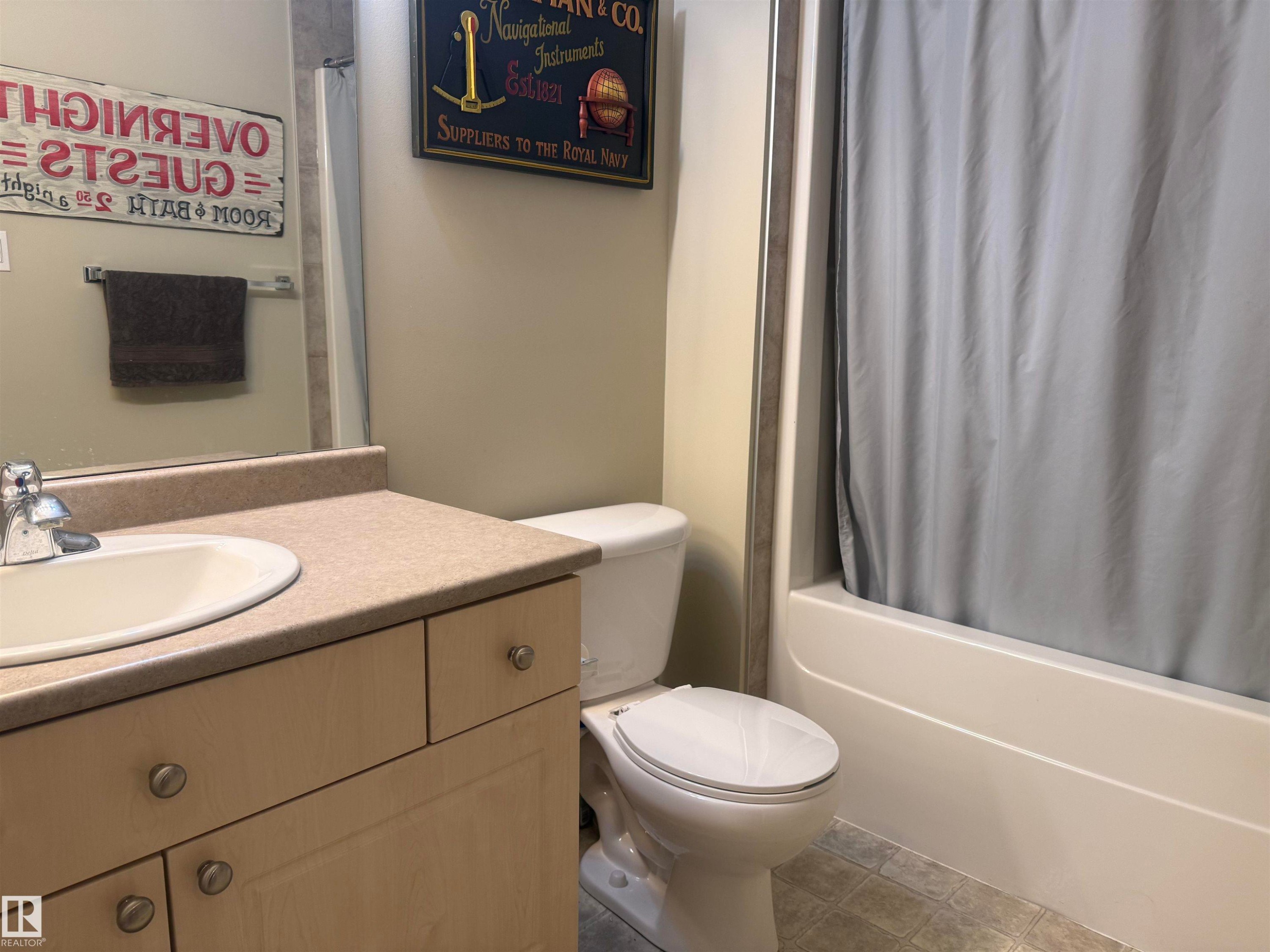 315 592 Hooke Road, Edmonton, AB - Indoor Photo Showing Bathroom