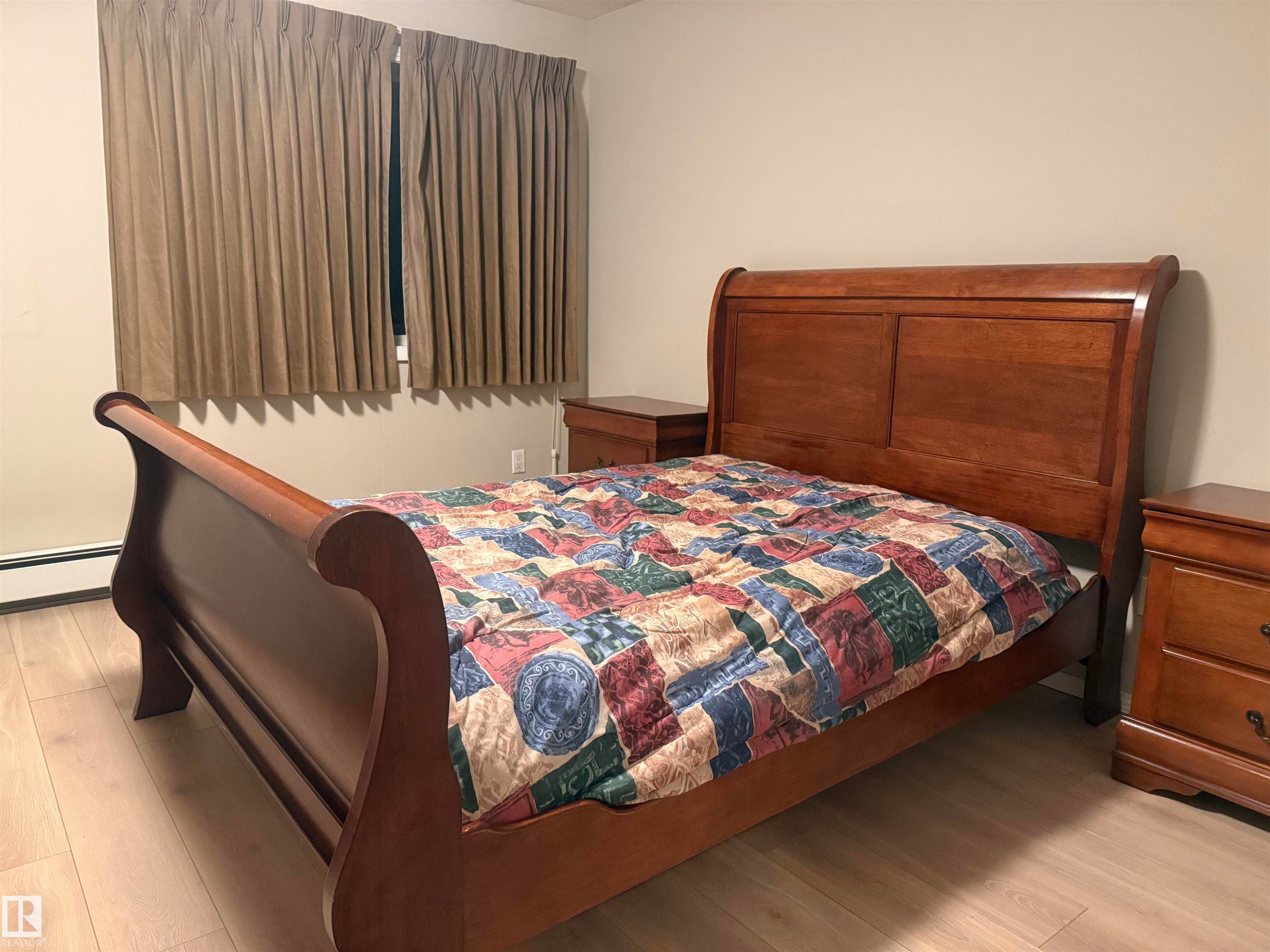 315 592 Hooke Road, Edmonton, AB - Indoor Photo Showing Bedroom